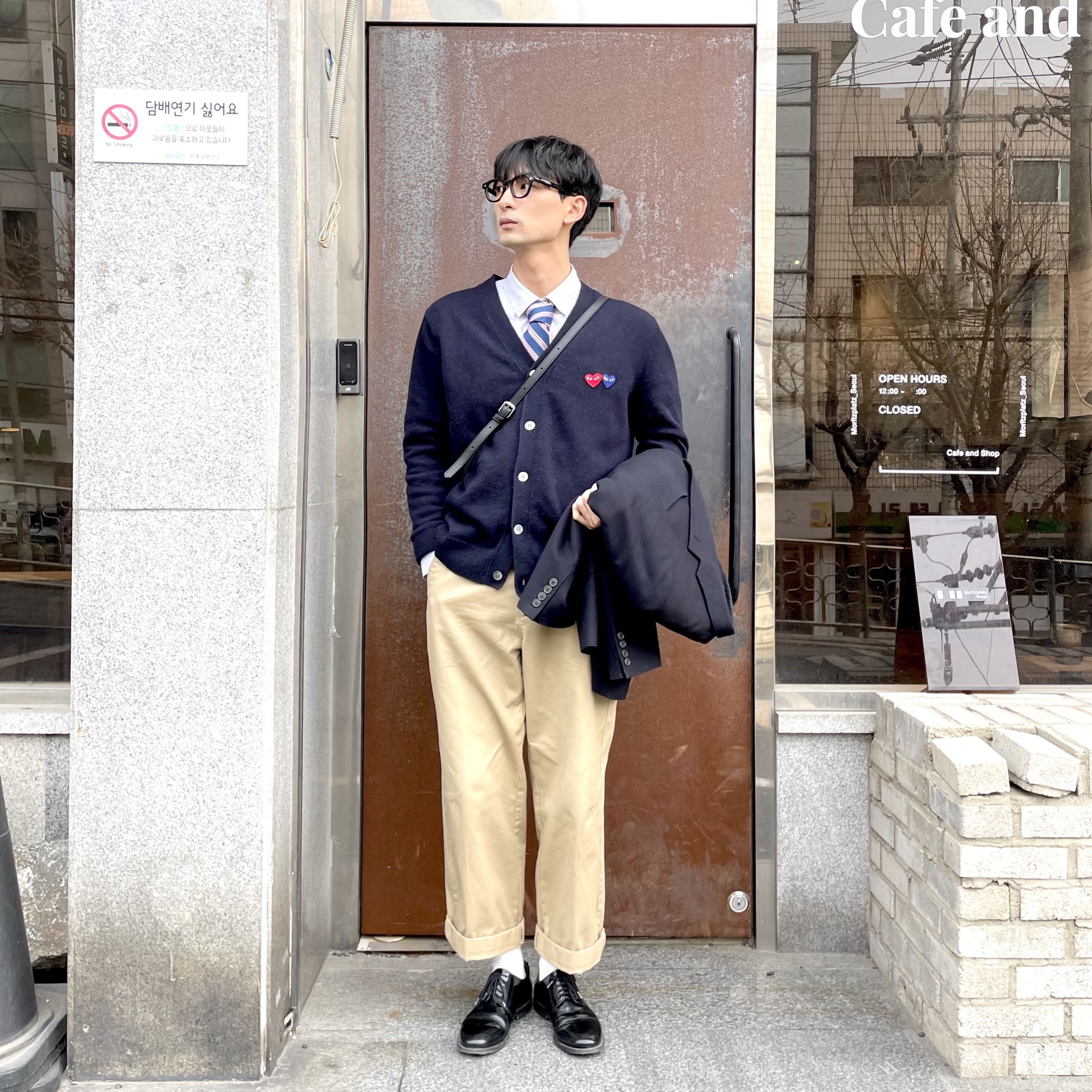Play Comme des Garcons Double Heart Cardigan Navy 착용 스타일