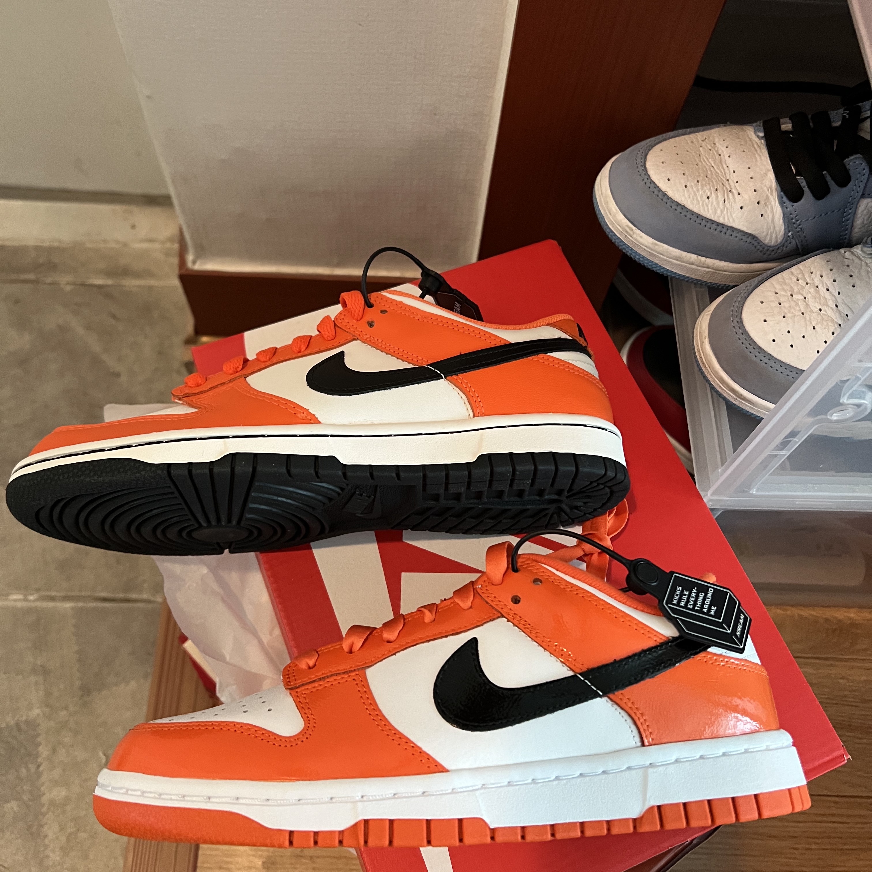 (GS) Nike Dunk Low Safety Orange, (W) Nike Dunk Low Essential Brilliant Orange 착용 스타일