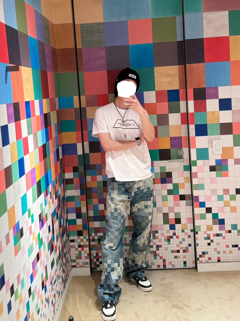 Louis Vuitton Damier Denim Skate Pants Indigo, Chrome Hearts Horseshoe Floral Heavyweight Zip-Up Hoodie Black 착용 스타일 - 2