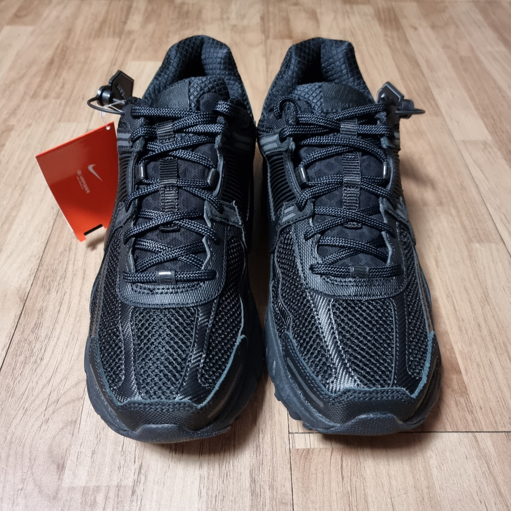 Nike Zoom Vomero 5 SP Black 착용 스타일 - 2