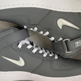 Nike Air Force 1 Mid QS NYC Cool Grey 착용 스타일