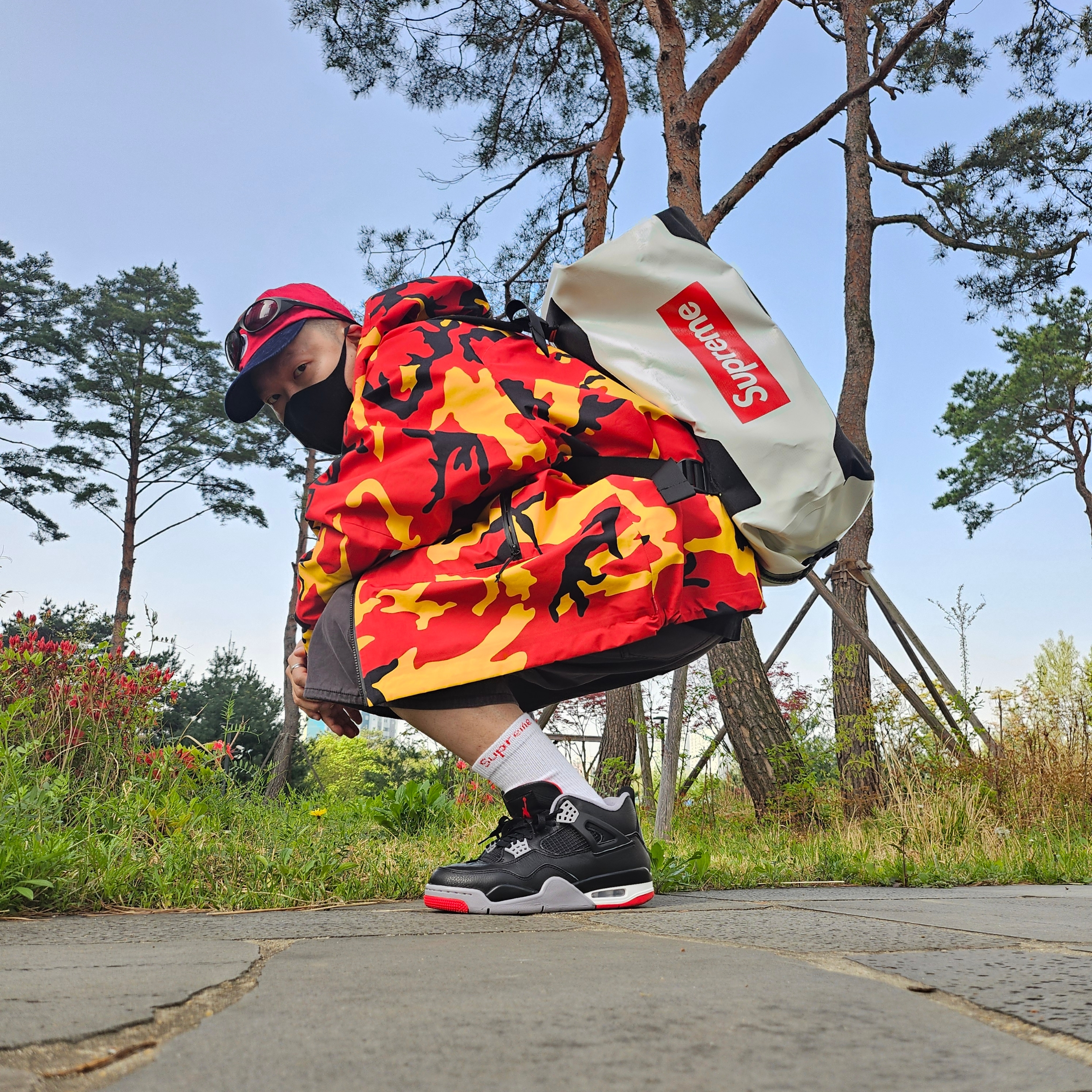 Oakley Eye Jacket Redux Matte Black Frame Prizm Grey Lenses High Bridge Fit, Supreme 2-Tone S Logo 6-Panel Red - 24SS 착용 스타일