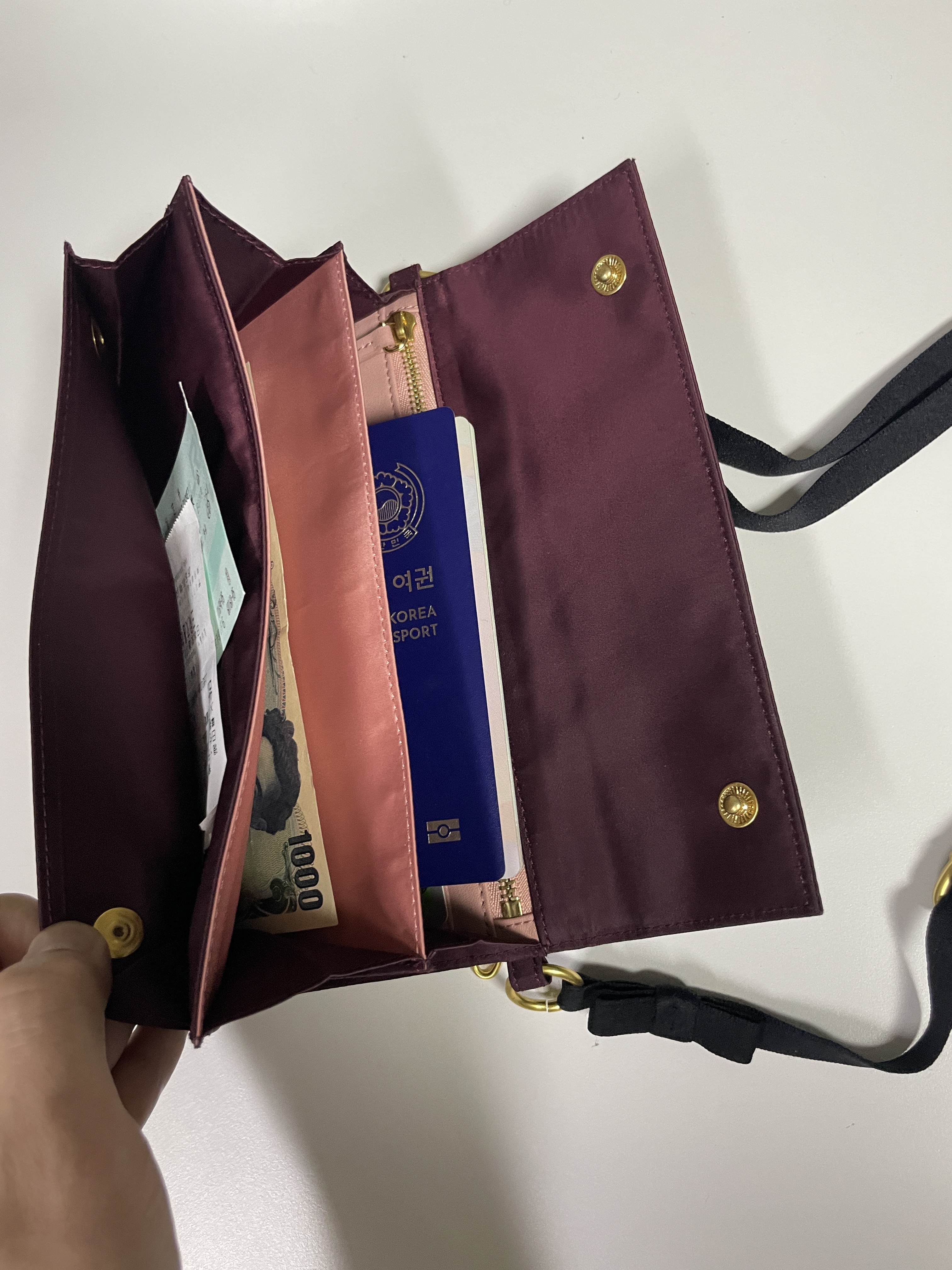 Athe Vanessabruno Jour Long Wallet Black, Athe Vanessabruno Jour Long Wallet Burgundy 착용 스타일 - 2