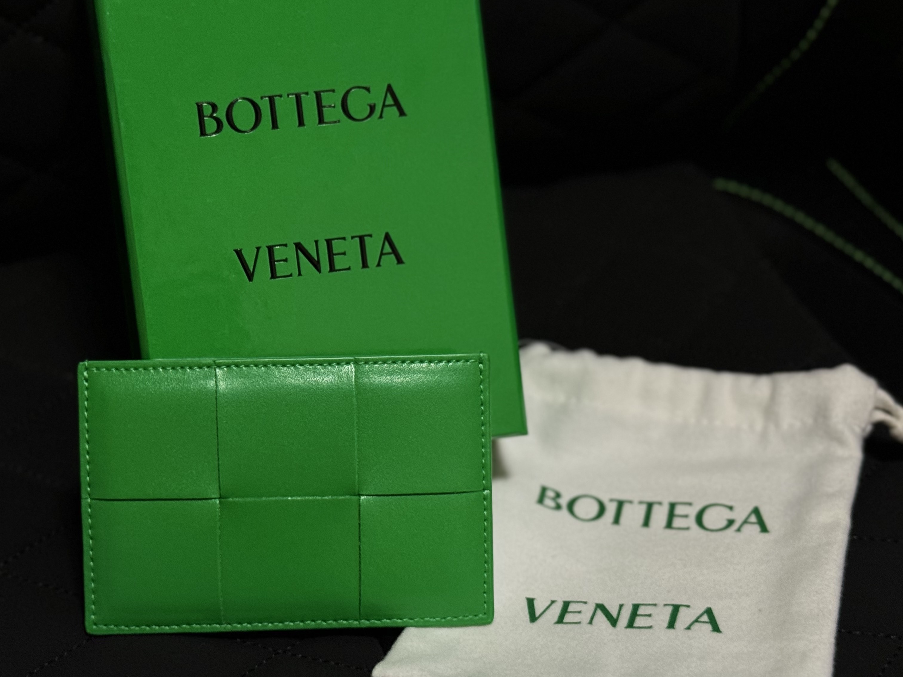 Bottega Veneta Credit Card Case Calfskin Parakeet, Porter Howl 2Way Boston Bag Mini Navy Blue 착용 스타일 - 1