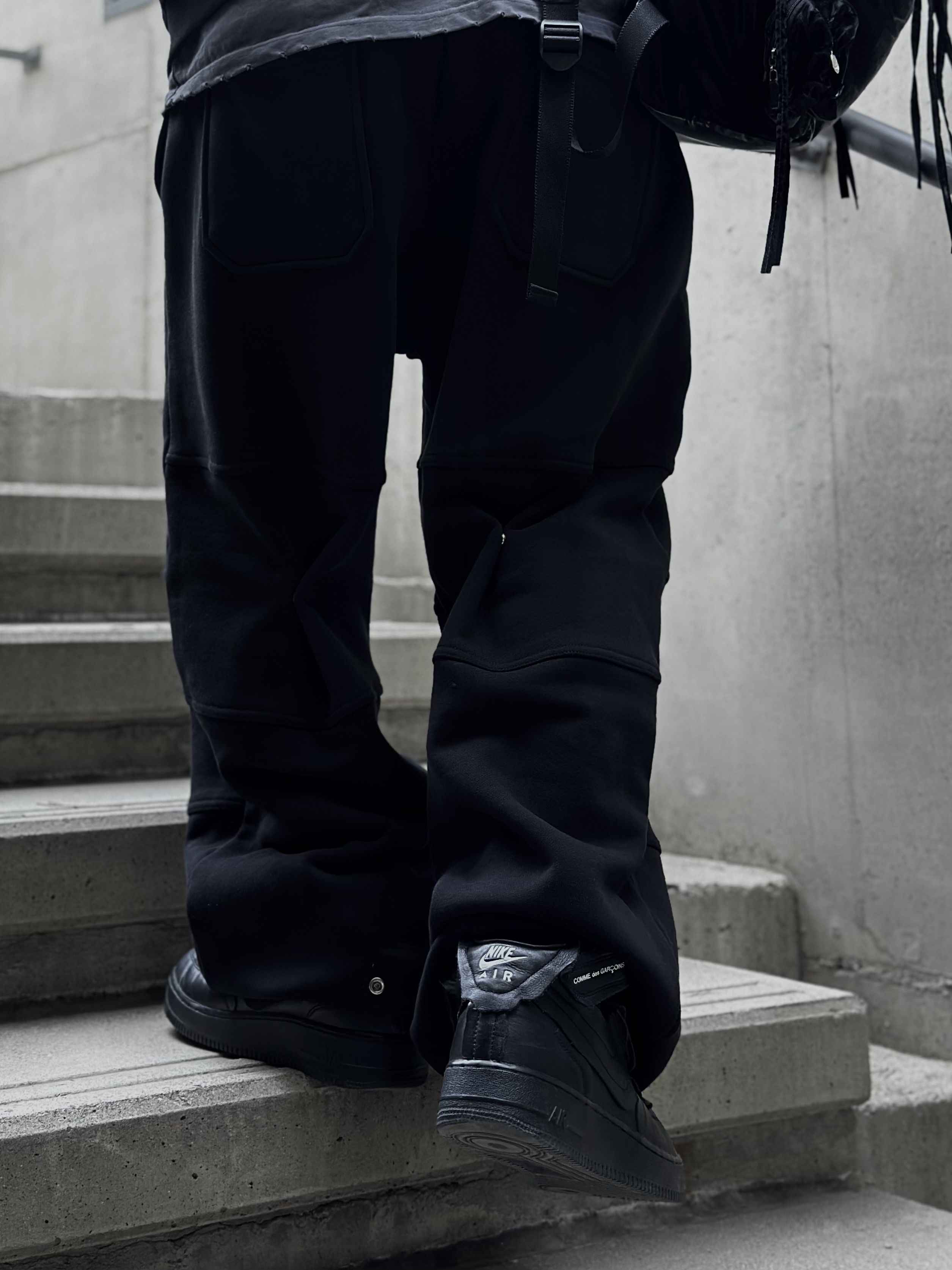Nike x Comme des Garcons Homme Plus Air Force Mid Black 착용 스타일 - 4