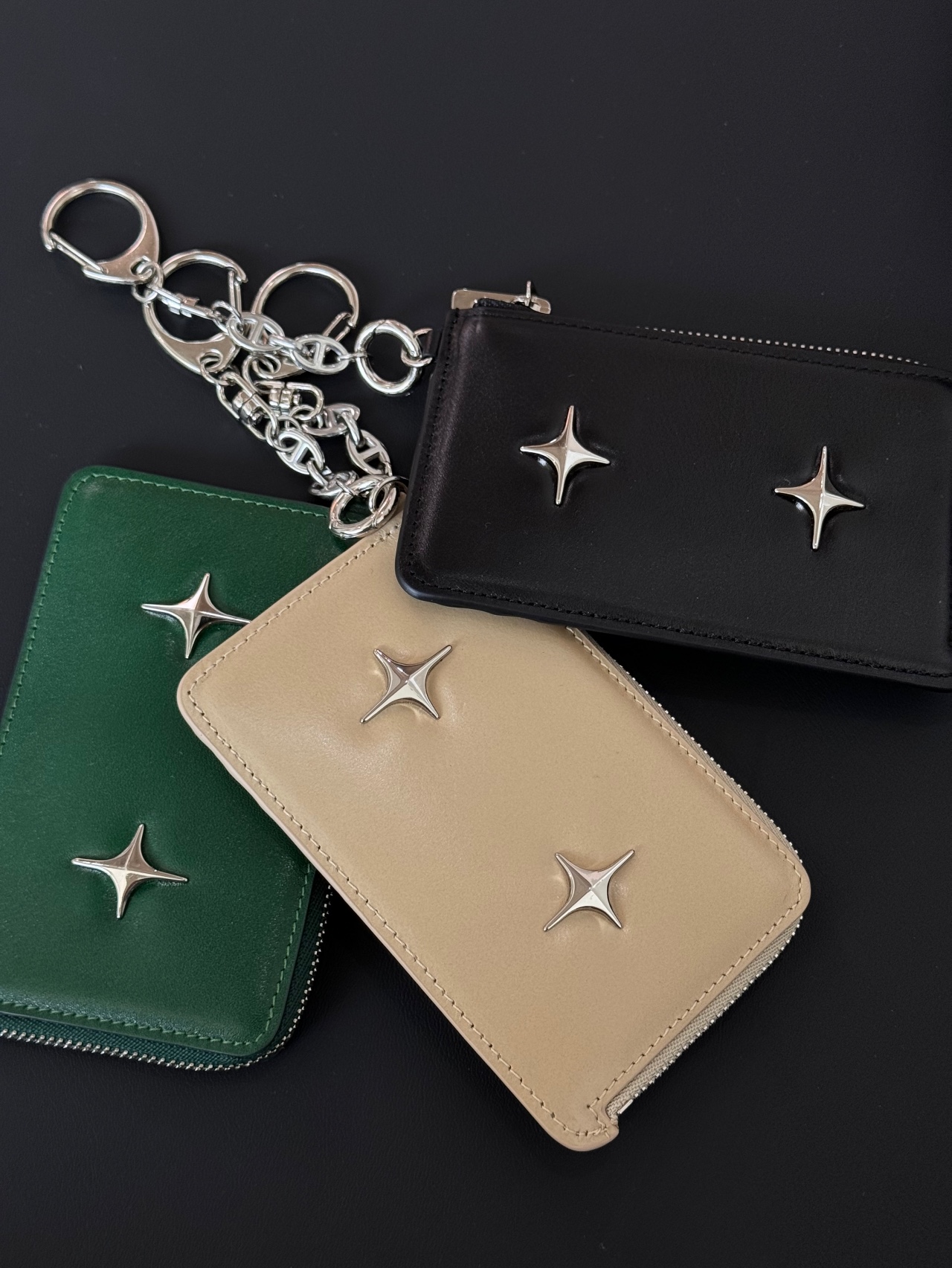 For Appeal Sparkle Star Zipper Card Wallet Black, For Appeal Sparkle Star Zipper Card Wallet Sand Beige 착용 스타일