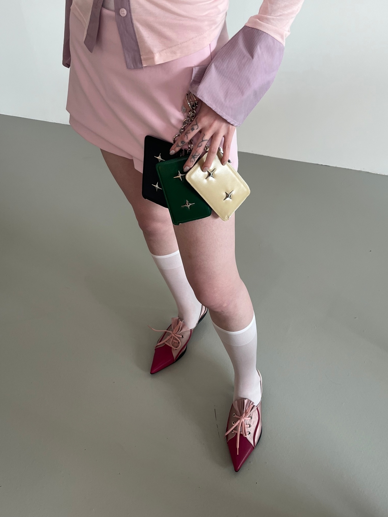 For Appeal Sparkle Star Zipper Card Wallet Deep Green, For Appeal Sparkle Star Zipper Card Wallet Black 착용 스타일