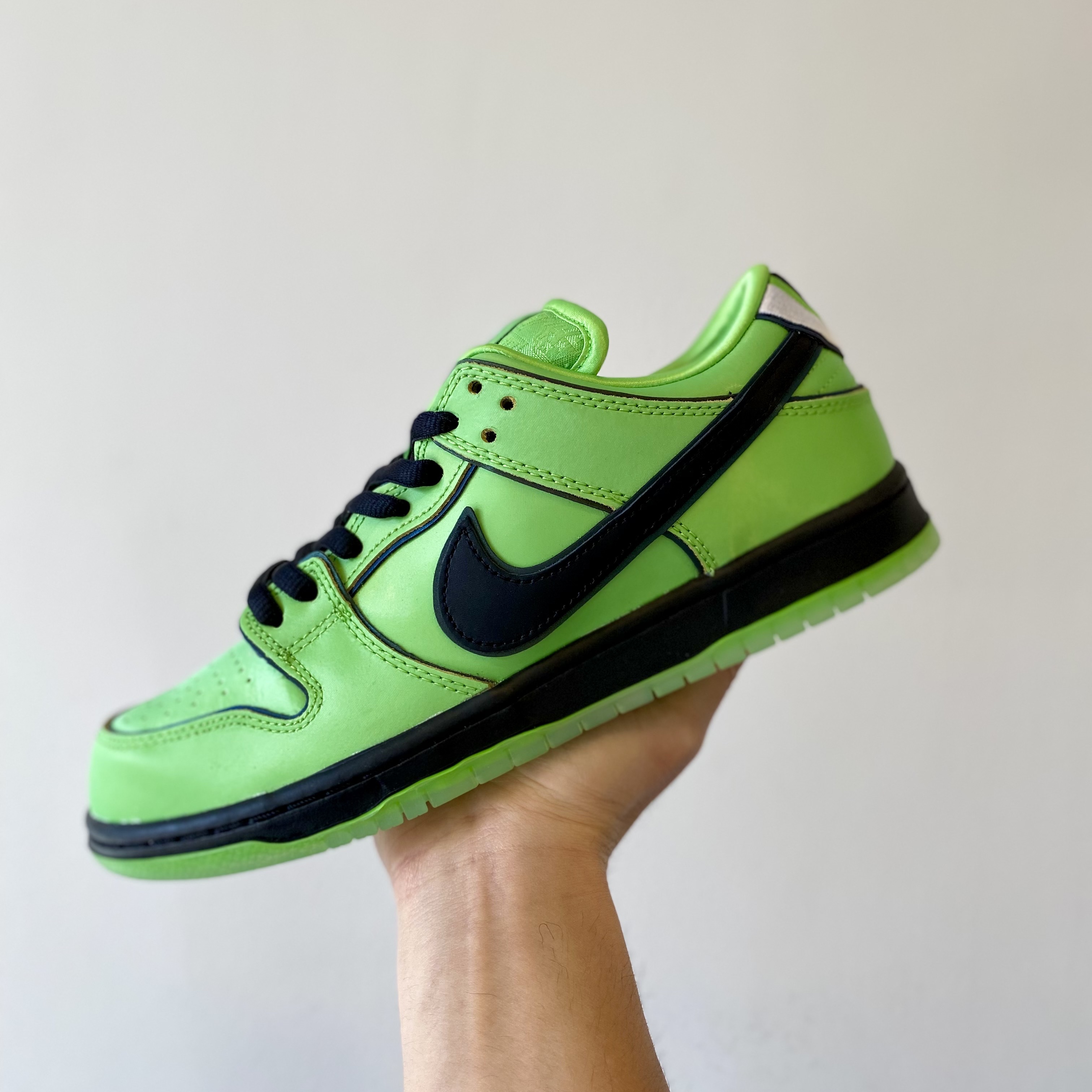 Nike x The Powerpuff Girls SB Dunk Low Pro QS Buttercup 착용 스타일 - 1