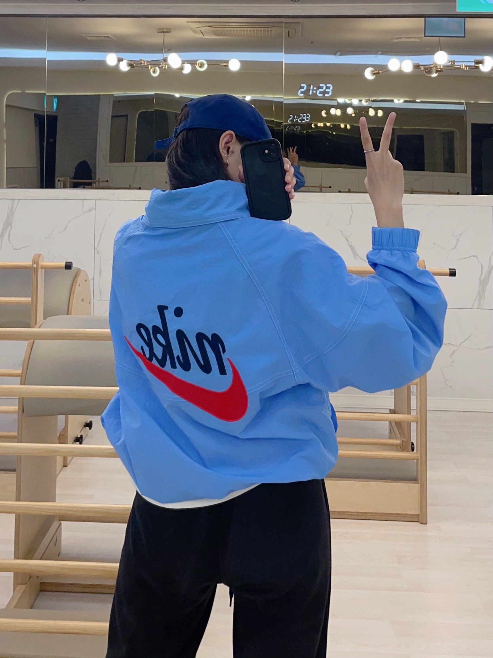Nike NSW Windrunner SW5 University Blue - Asia, Nike USA Heritage 86 Dri-Fit Cap Loyal Blue 착용 스타일 - 1
