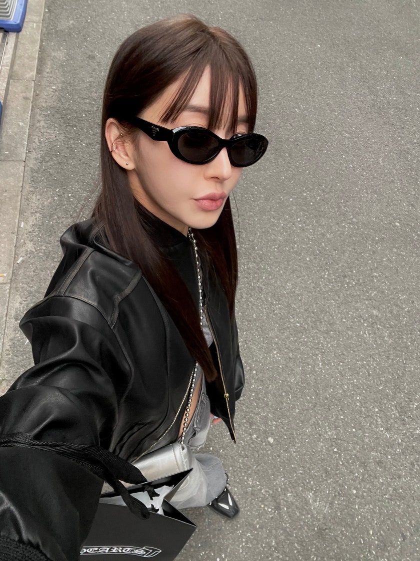 レアカラー　プラダPRADA マネークリップ　財布　ウォレット プラダ】日本限定カラーのウォレットが登場！最強開運日に向け手