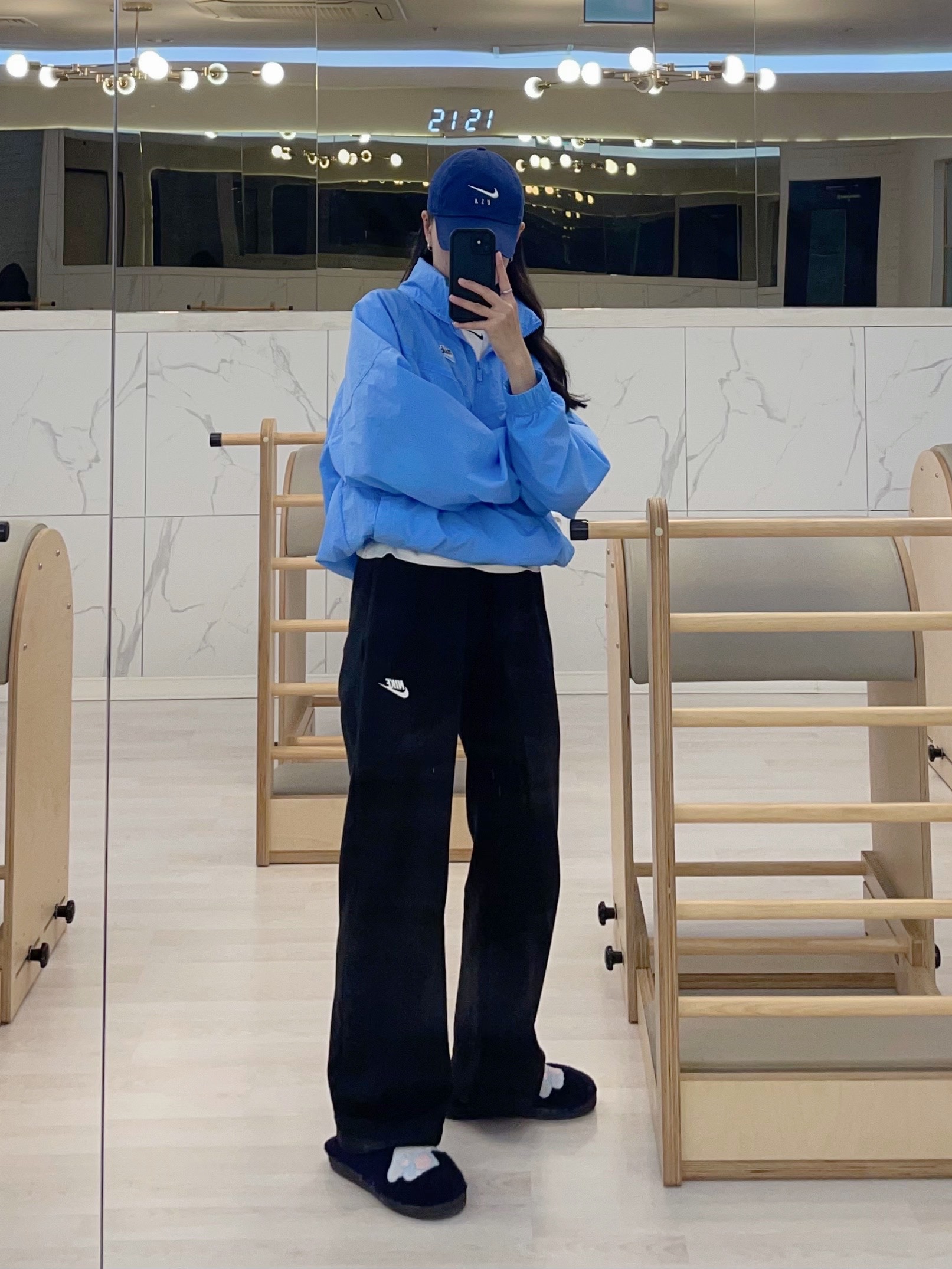 Nike NSW Windrunner SW5 University Blue - Asia, Nike USA Heritage 86 Dri-Fit Cap Loyal Blue 착용 스타일 - 3