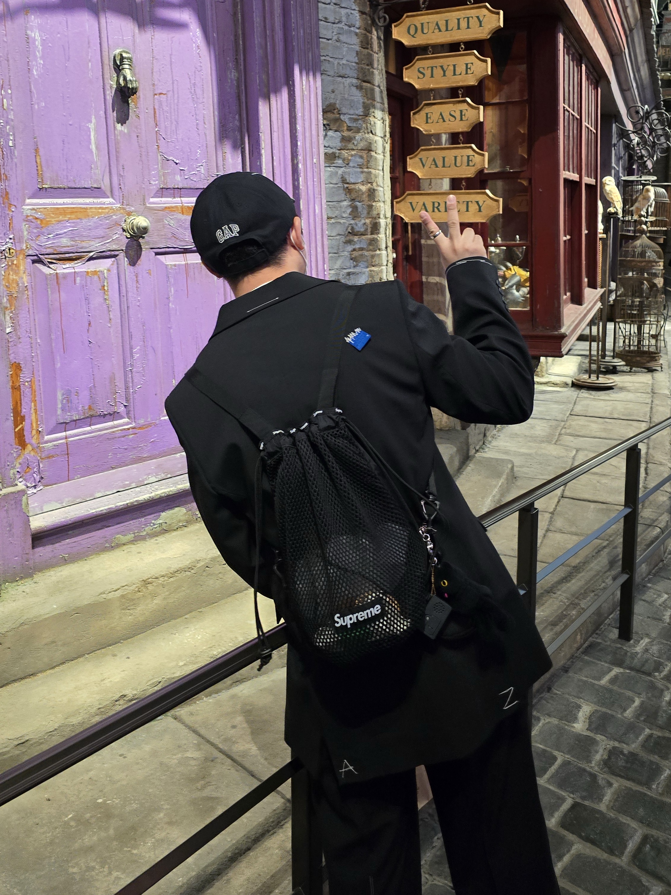 Supreme Mesh Small Backpack Black - 23SS, Zara x Ader Error Oversized Blazer Black 착용 스타일