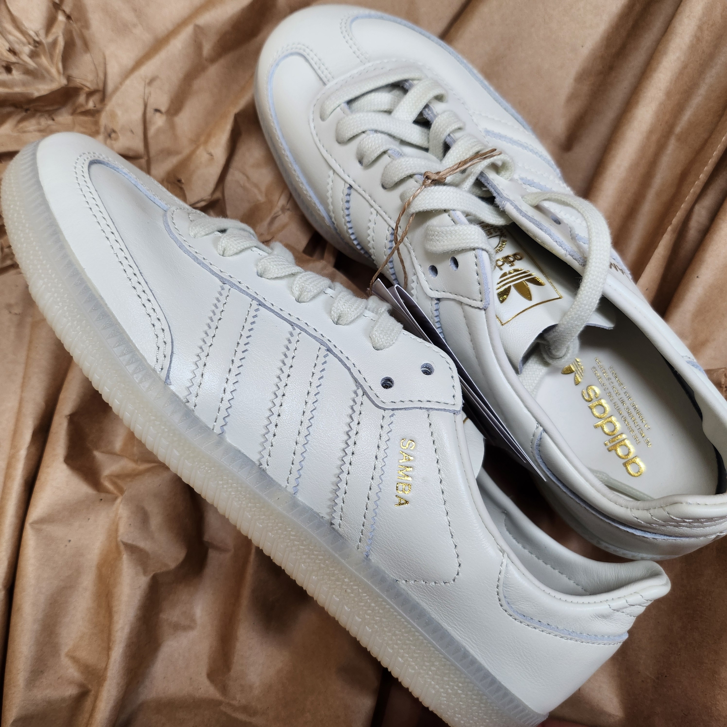 Adidas Samba Decon Ivory Gold Metallic 착용 스타일 - 3