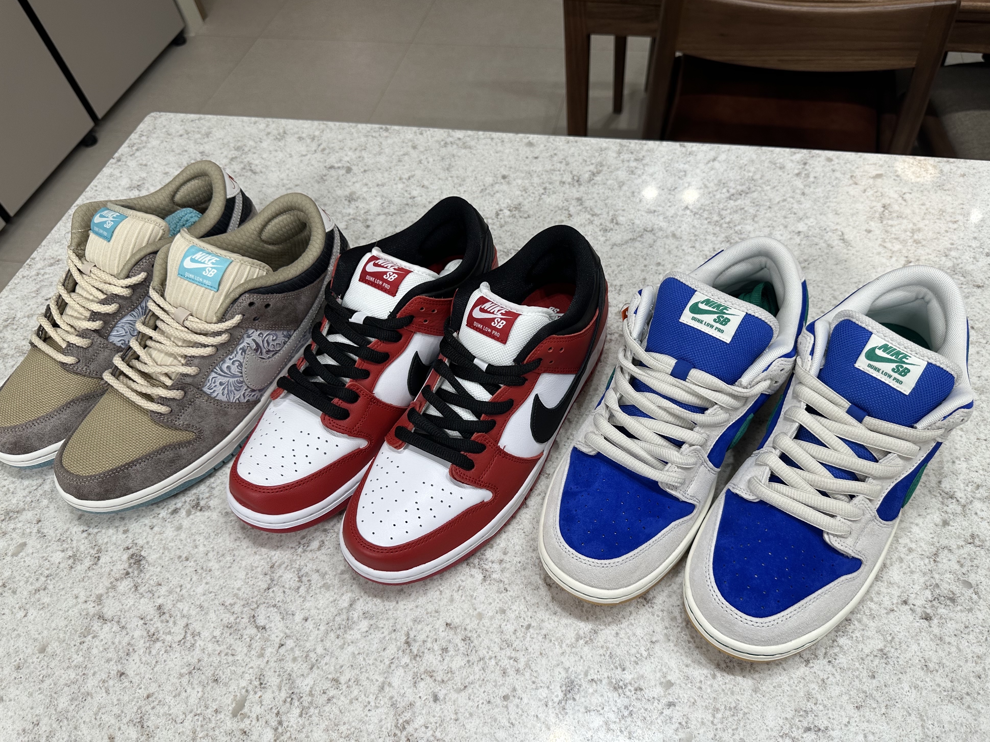 Nike SB Dunk Low Pro Chicago, Nike SB Dunk Low Pro Phantom and Hyper Royal 착용 스타일 - 1