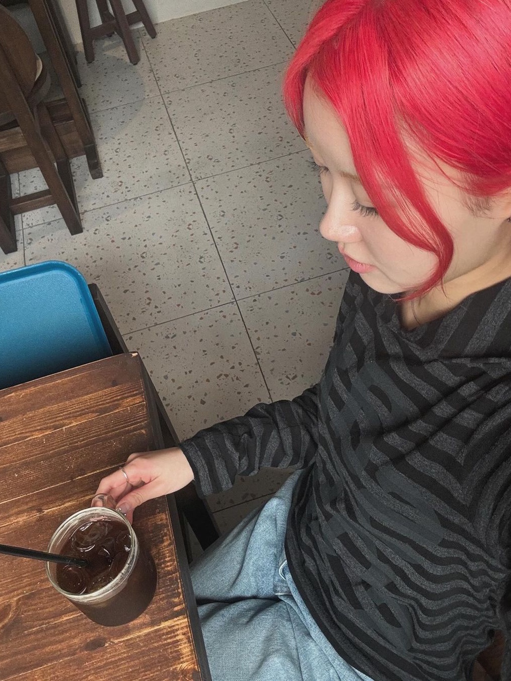 [KREAM 단독] Safarispot 1/2 Ticketing Stripe Border Hoodie Black 착용 스타일