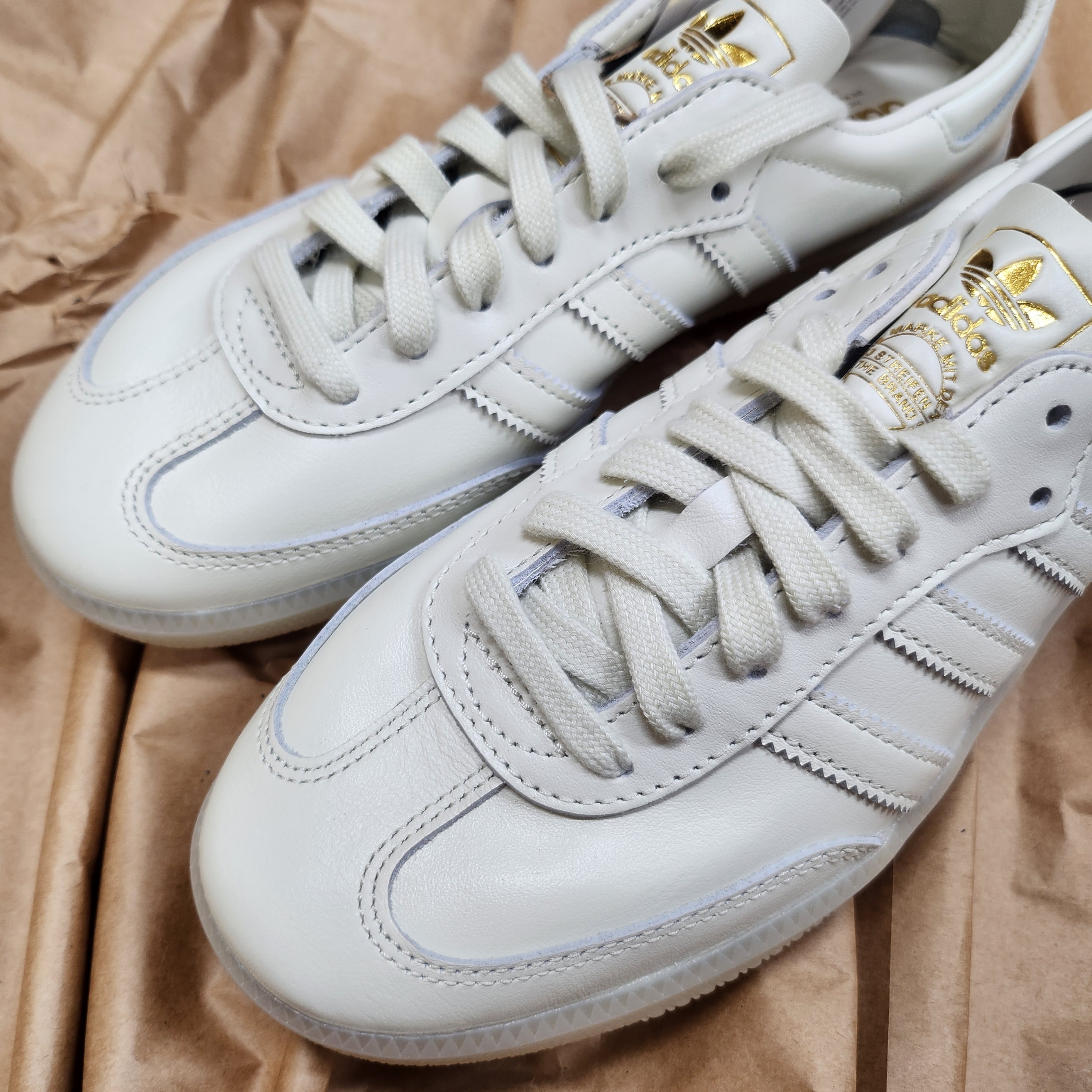 Adidas Samba Decon Ivory Gold Metallic 착용 스타일 - 7