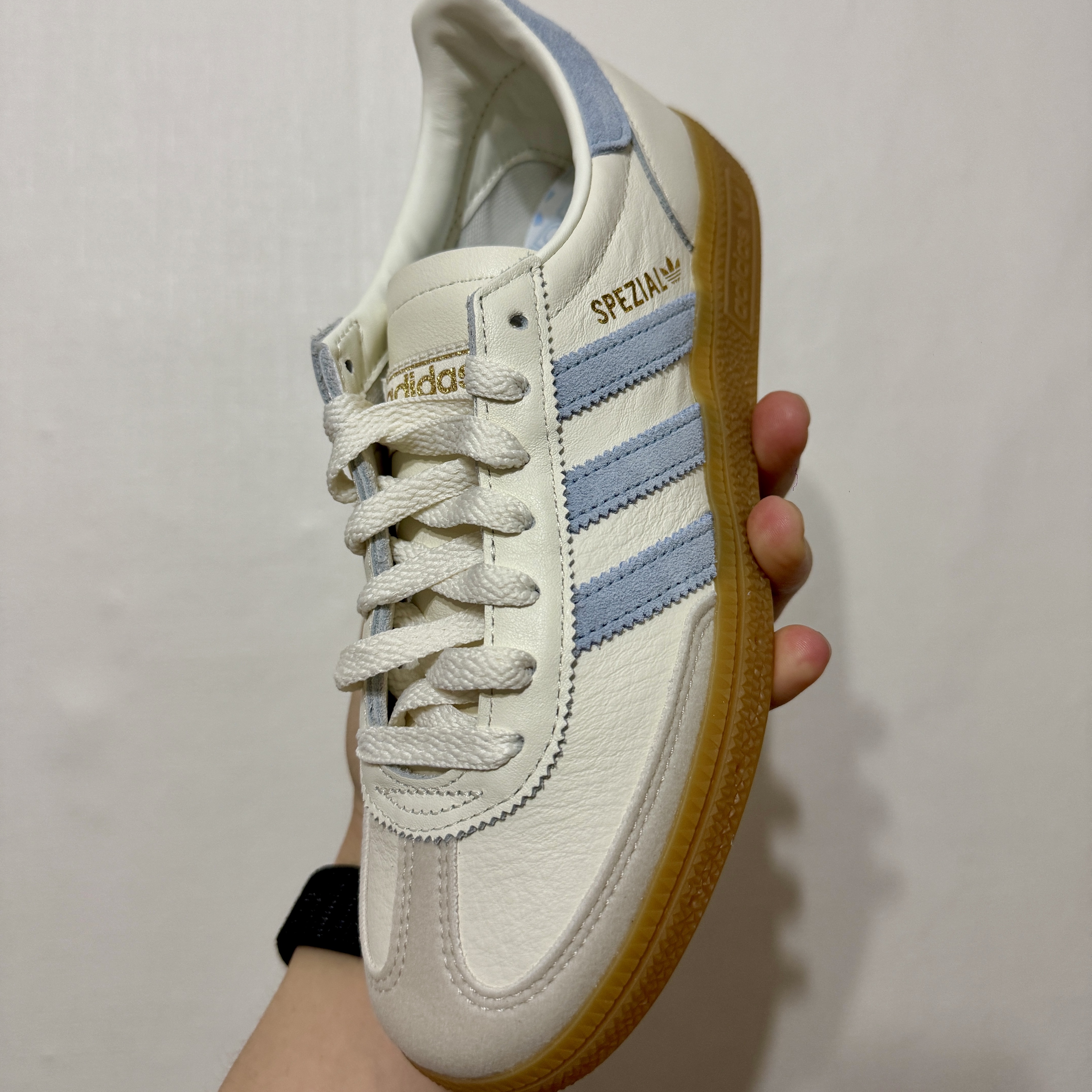 Adidas Spezial Handball Shadow Brown Aluminium 착용 스타일 - 2