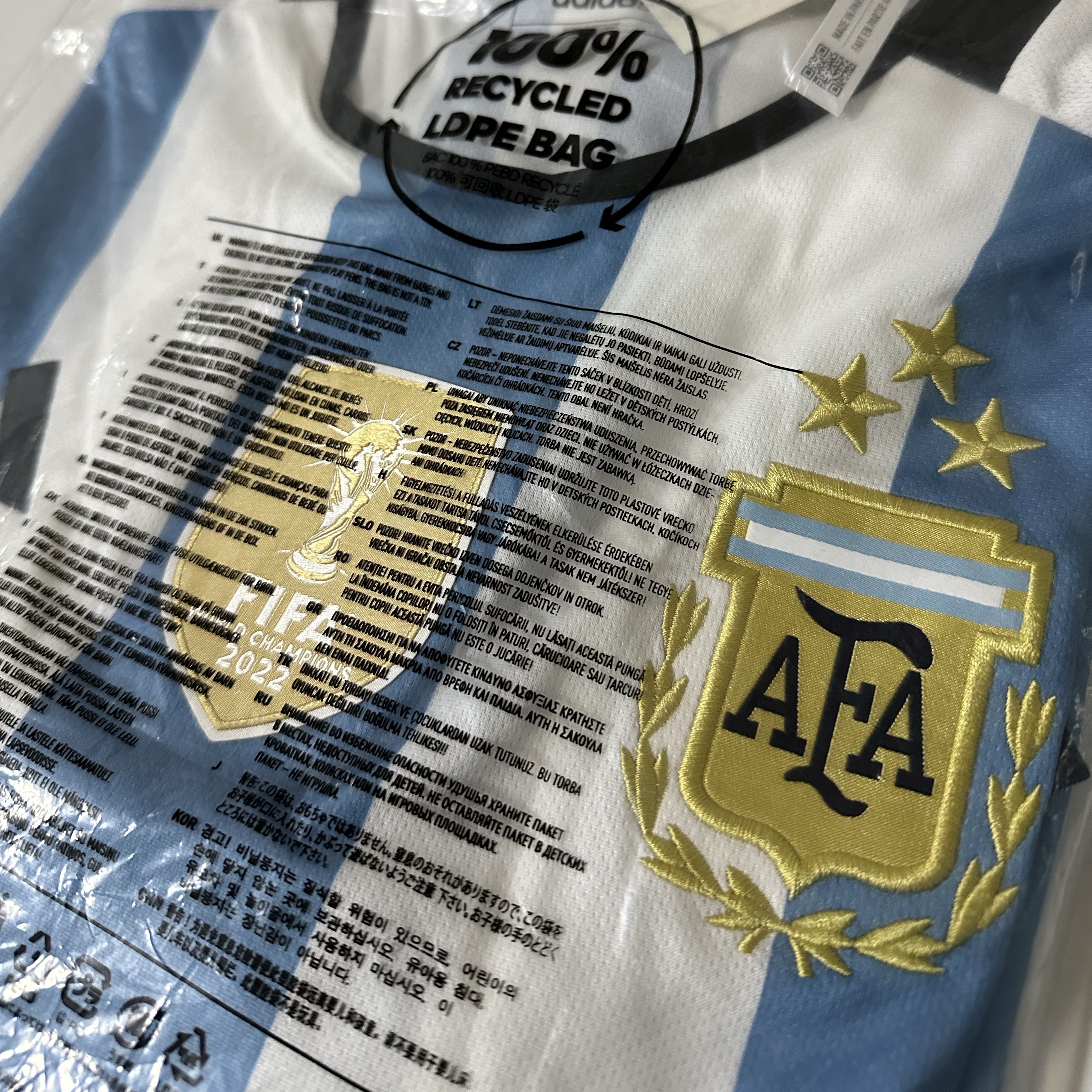 Adidas Argentina Home Jersey 2022 Winners 3-Star White Light Blue - US Sizing (Non Marking Ver.) 착용 스타일