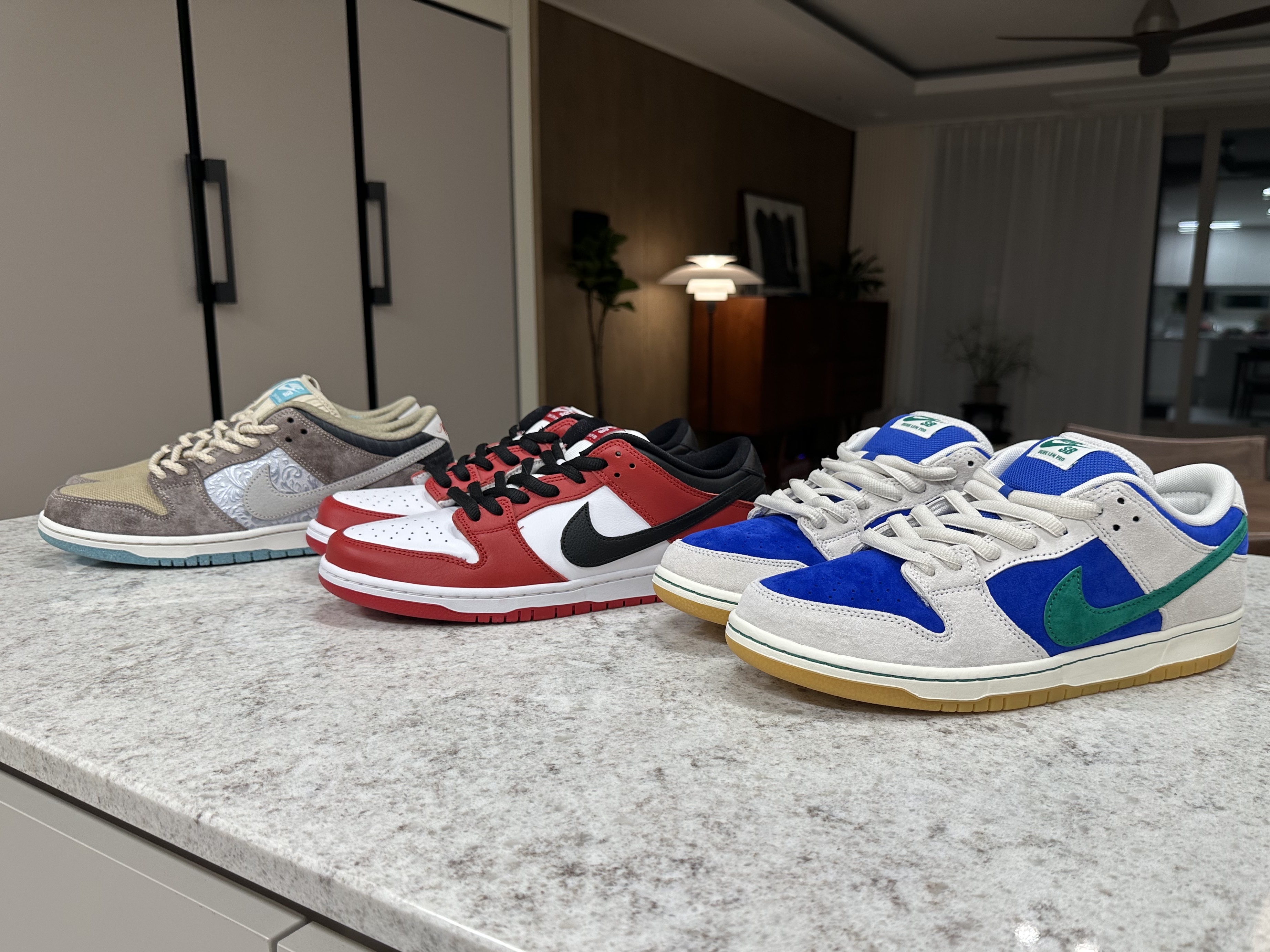 Nike SB Dunk Low Pro Chicago, Nike SB Dunk Low Pro Phantom and Hyper Royal 착용 스타일 - 2