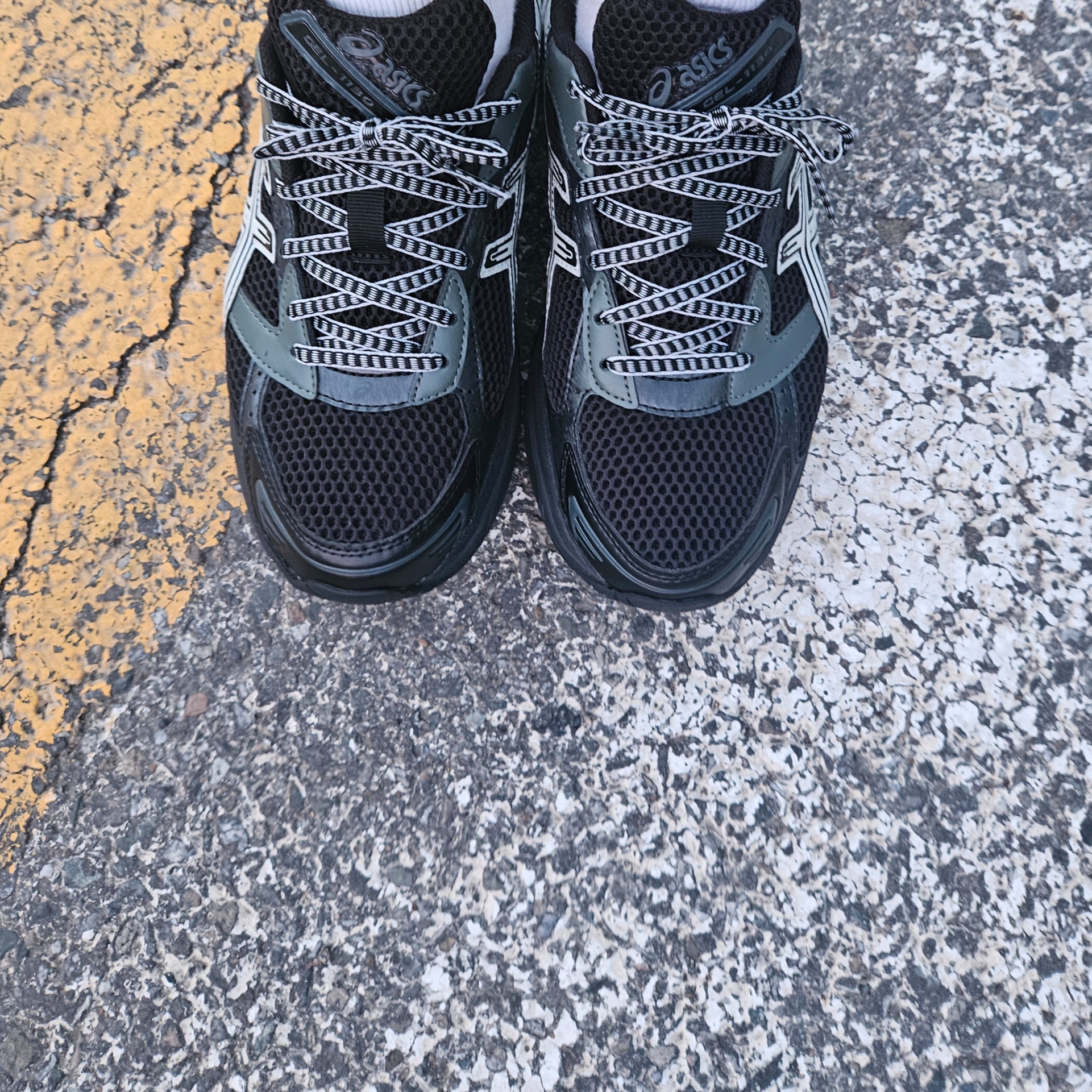 Asics Gel-1130 Black Glacier Grey - Folder Exclusive 착용 스타일