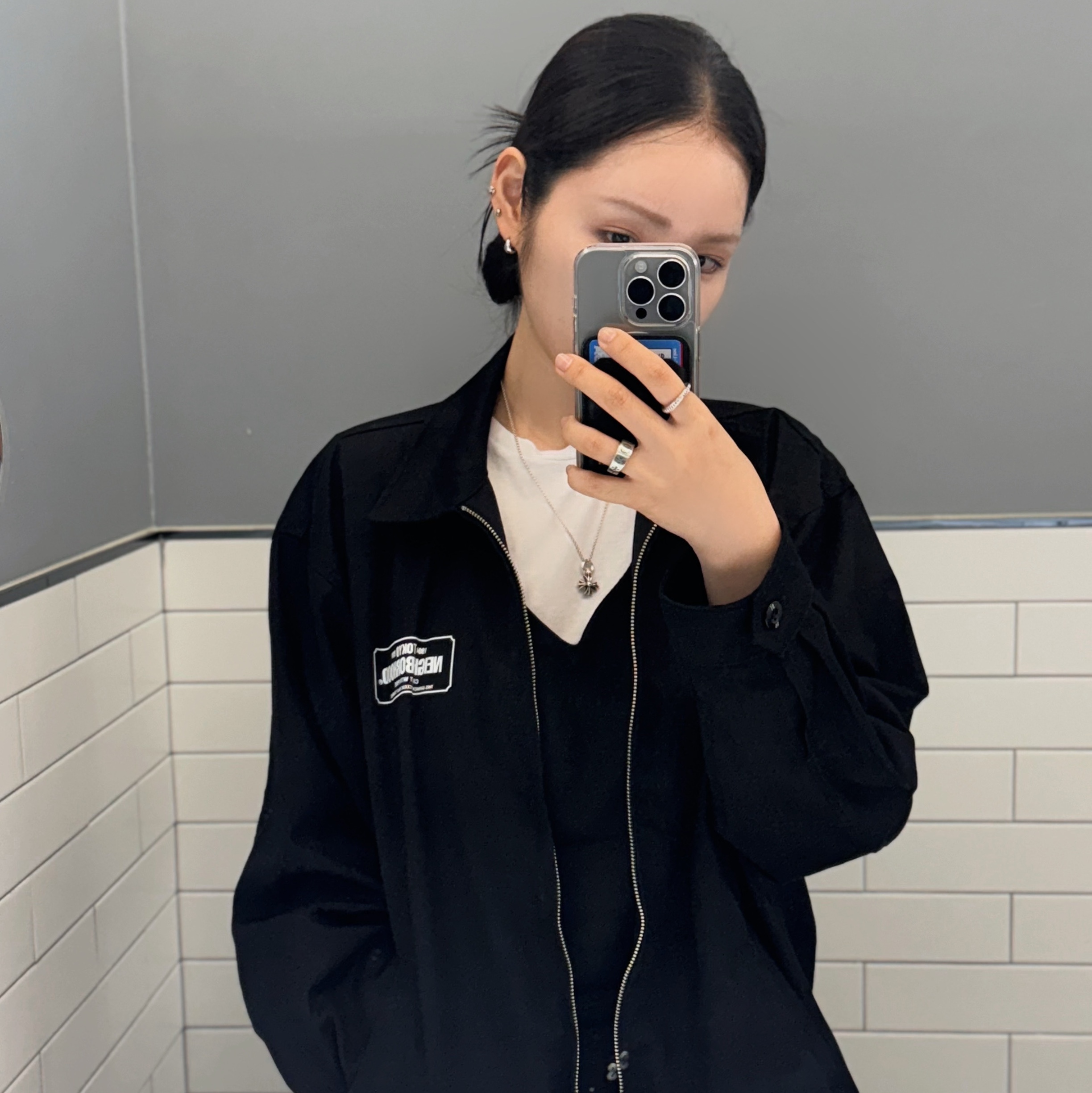 (W) Nike Air Force 1 '07 Low Triple Black, Nike Air Force 1 '07 Low Triple Black 착용 스타일 - 2