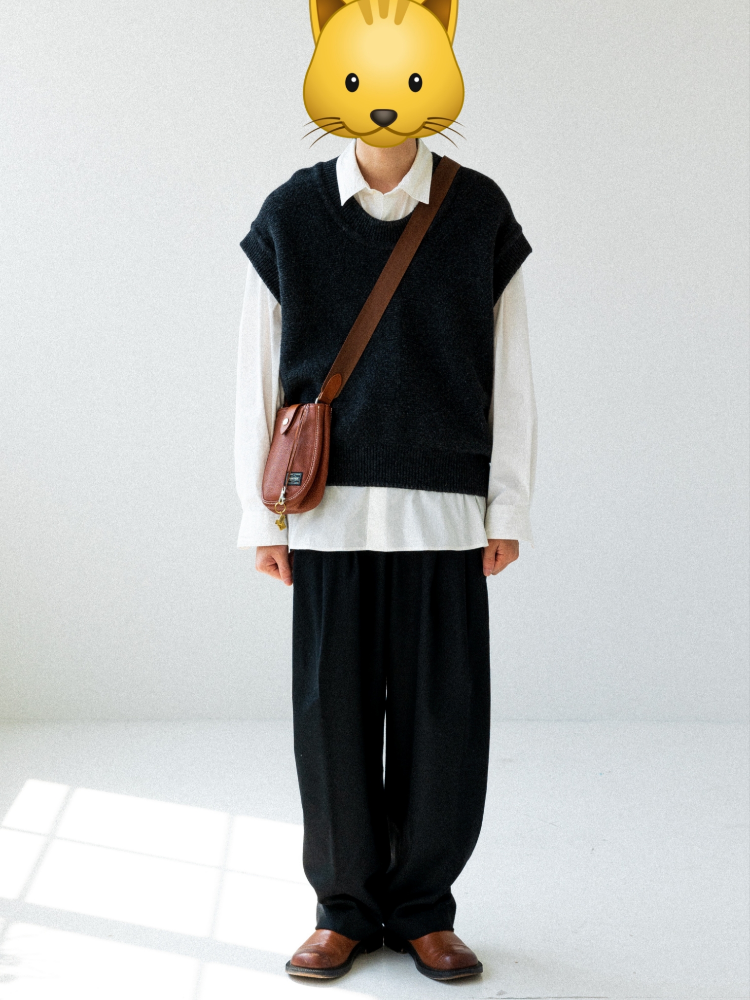 Porter Cisco Shoulder Bag S Brown 착용 스타일 - 3
