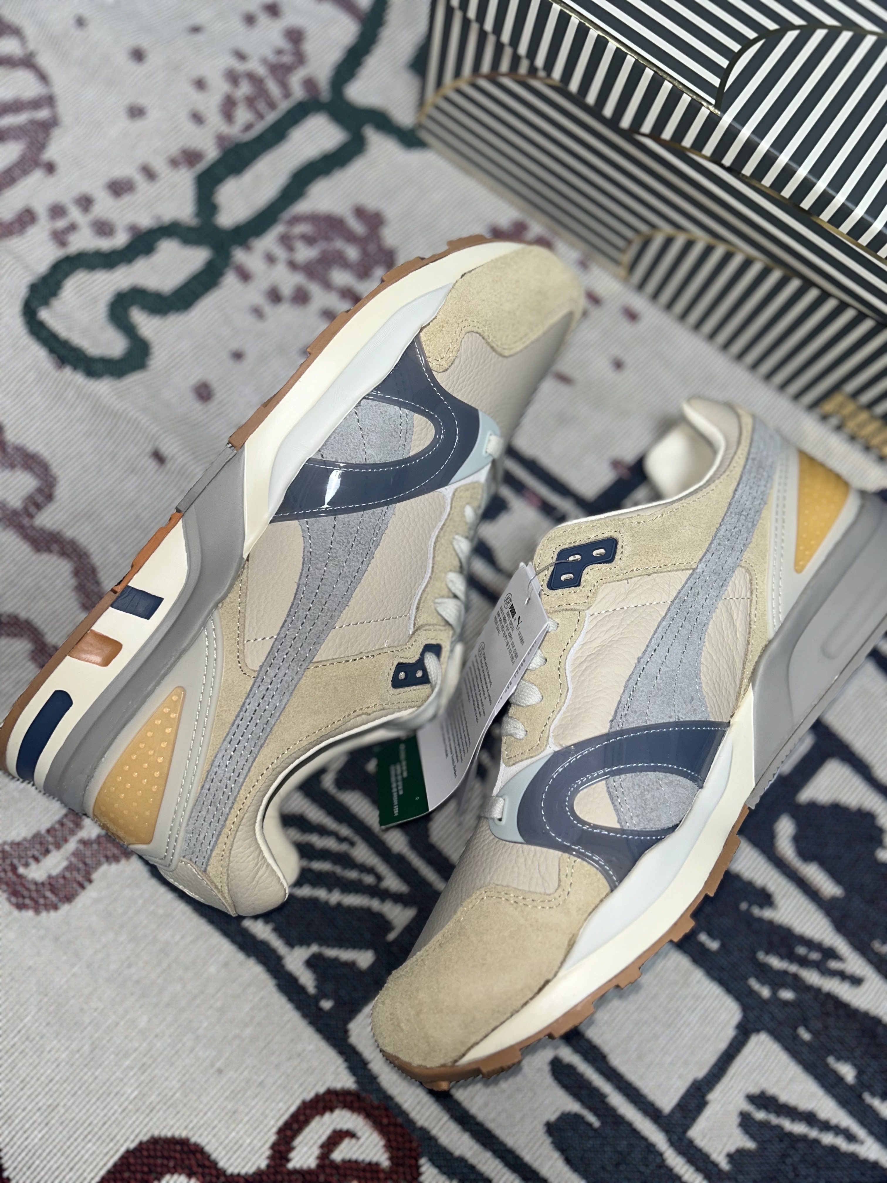 Puma x Rhuigi Trinomic XT-2 Sand Dune Concrete Gray 착용 스타일 - 4