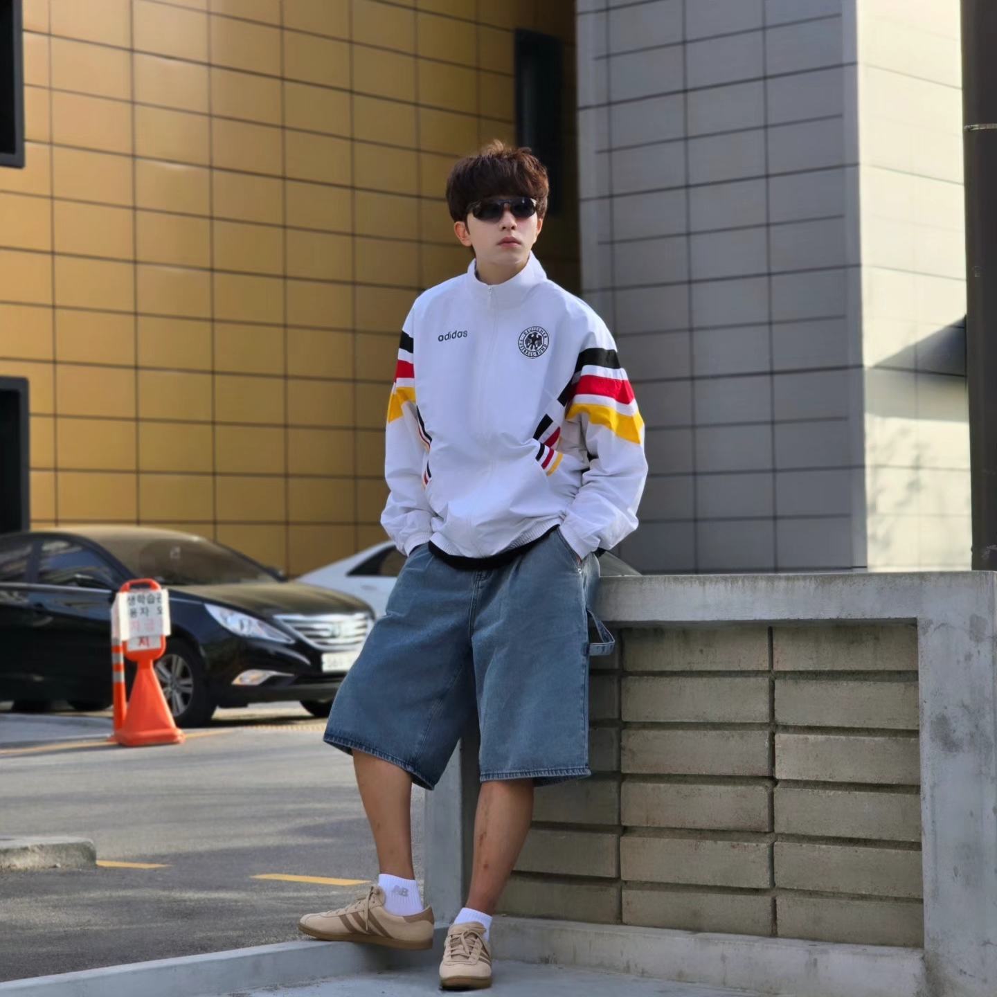 Adidas Germany 1996 Woven Track Jacket White - KR Sizing, Adidas Germany 1996 Woven Track Jacket White - US Sizing 착용 스타일 - 2