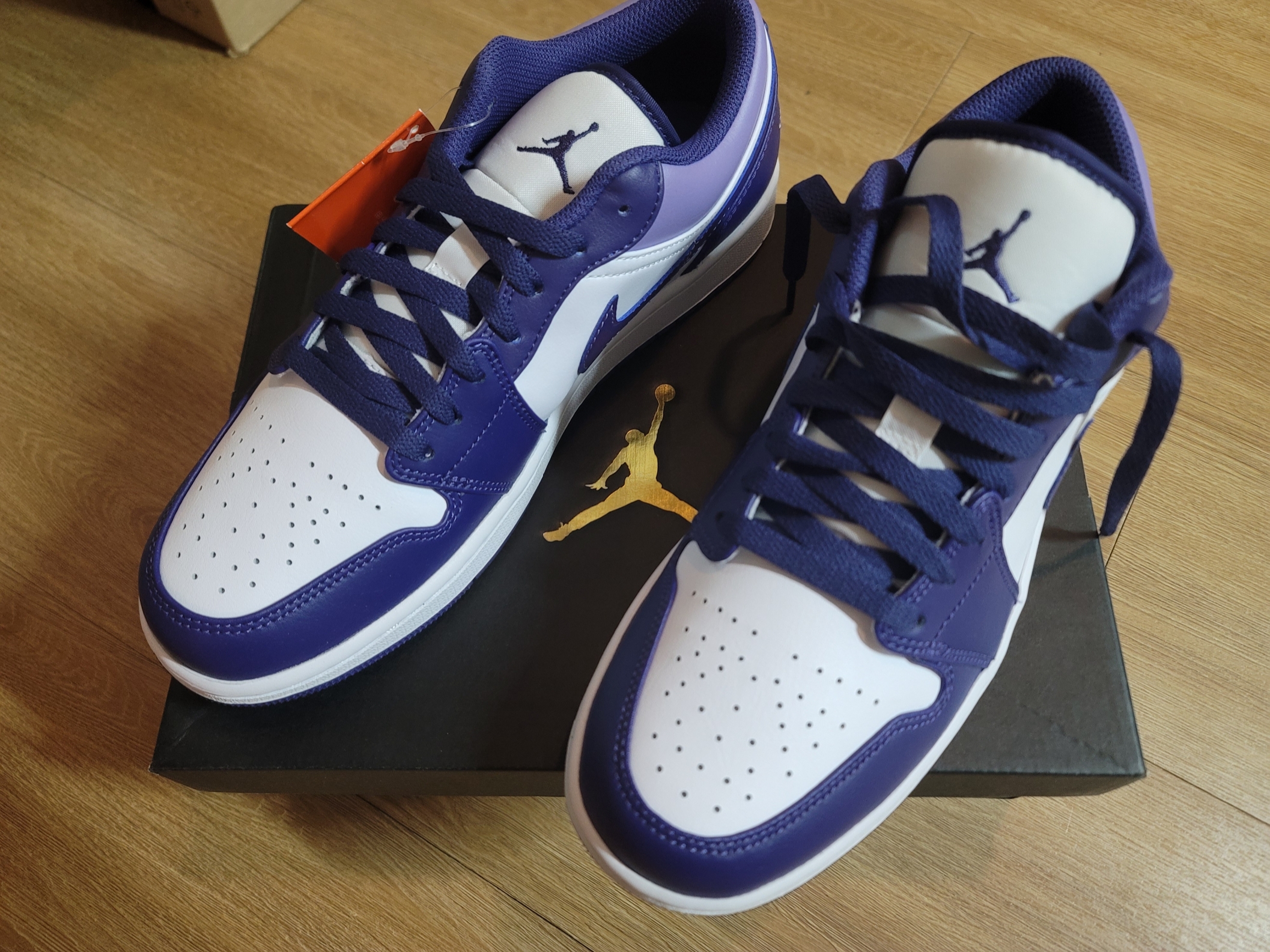 Jordan 1 Low Sky J Purple White 착용 스타일