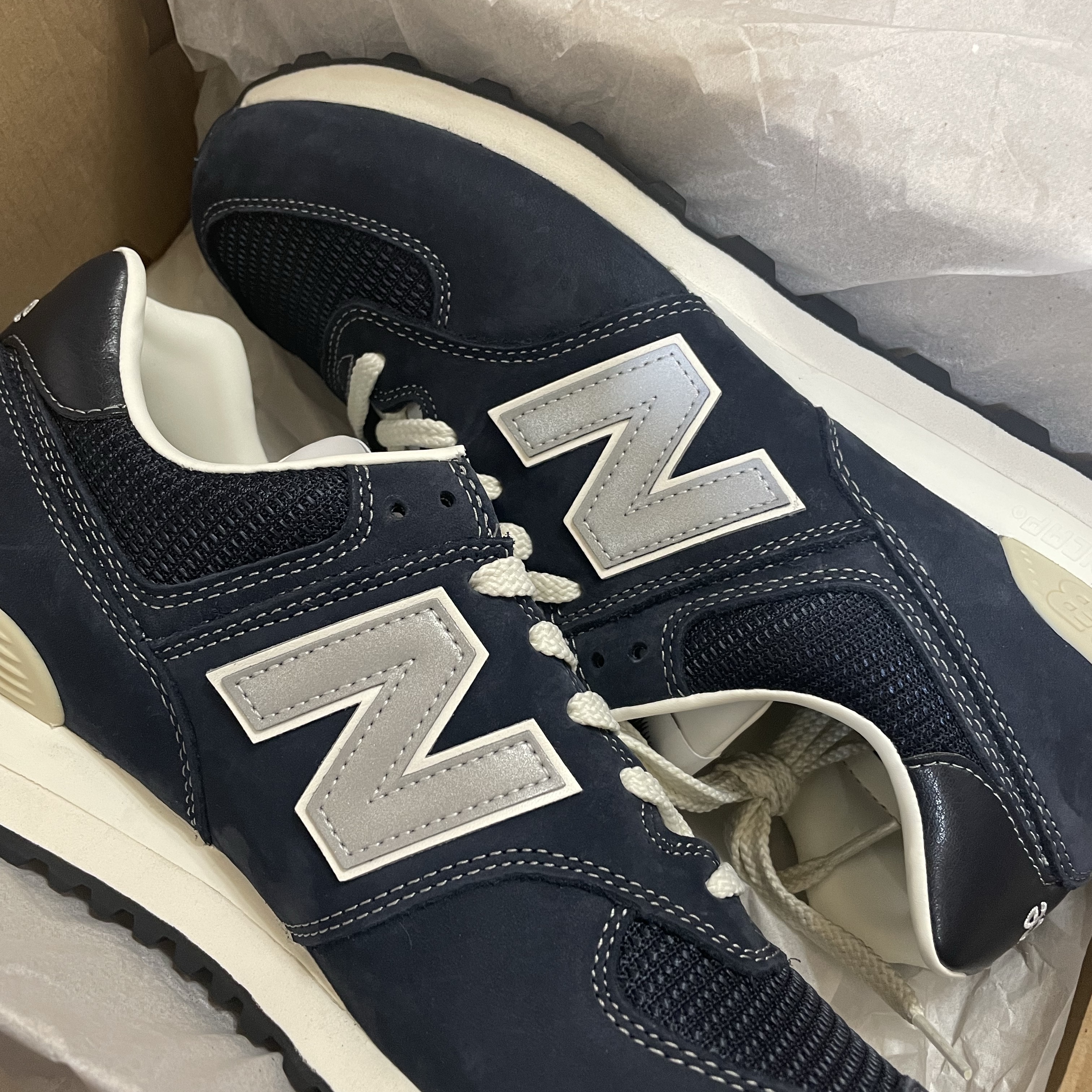 New Balance x Pottery 574 Premium Hard Navy 착용 스타일