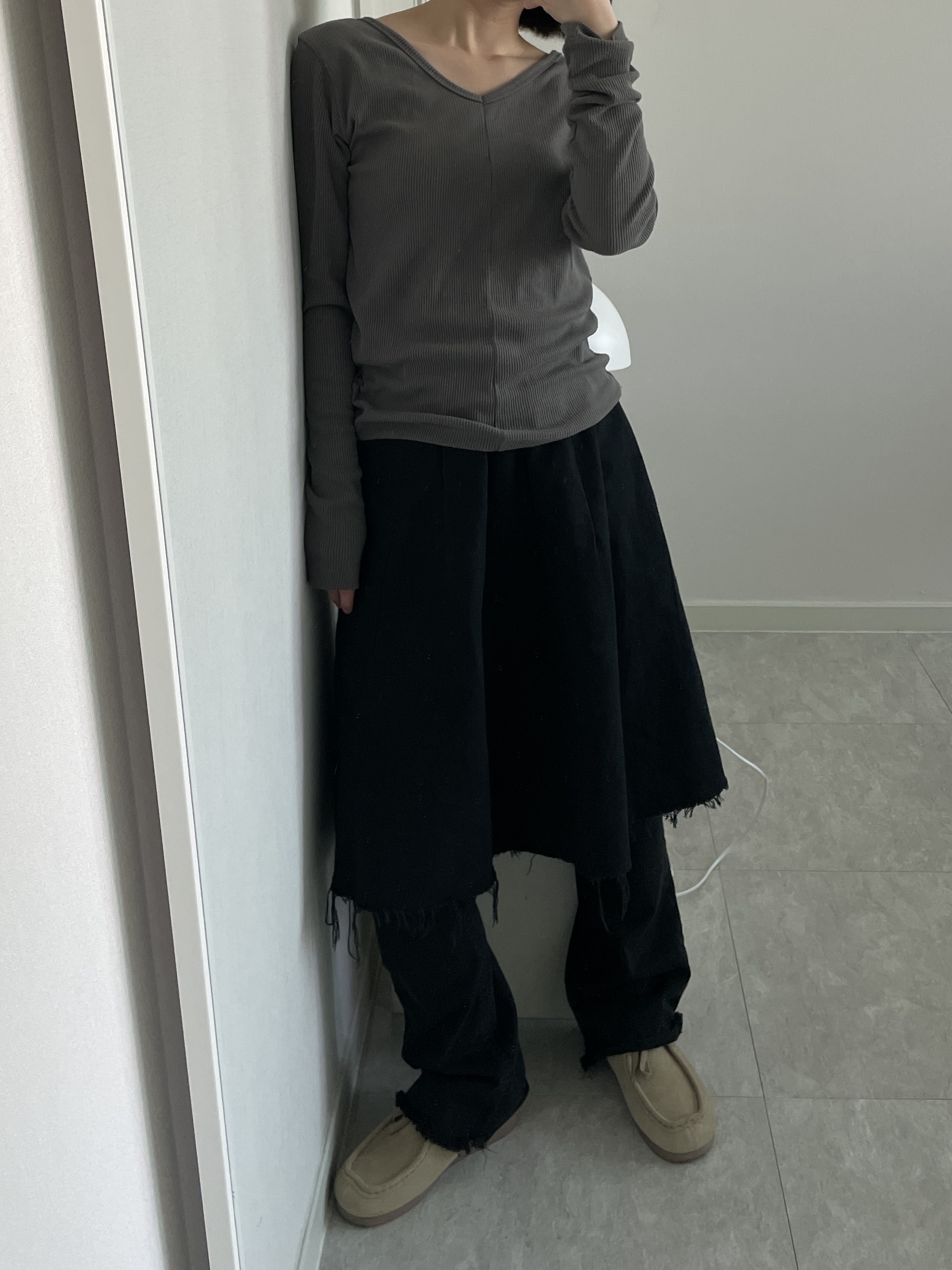 Millo Women Cut Off Pleated Skirt Black 착용 스타일