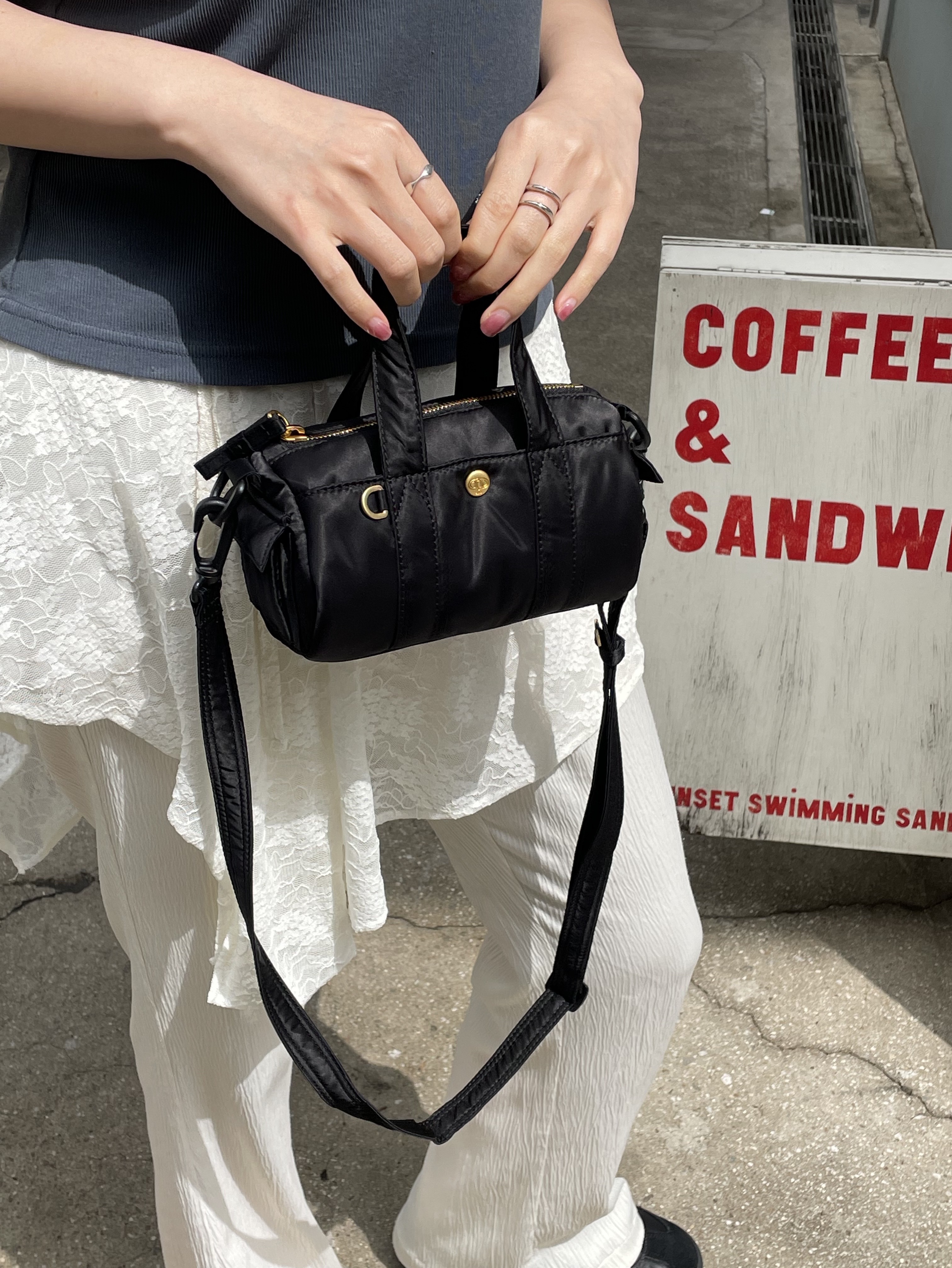 Athe Vanessabruno Jour Mini Cross Bag S Black, Athe Vanessabruno Jour Mini Cross Bag S Burgundy 착용 스타일