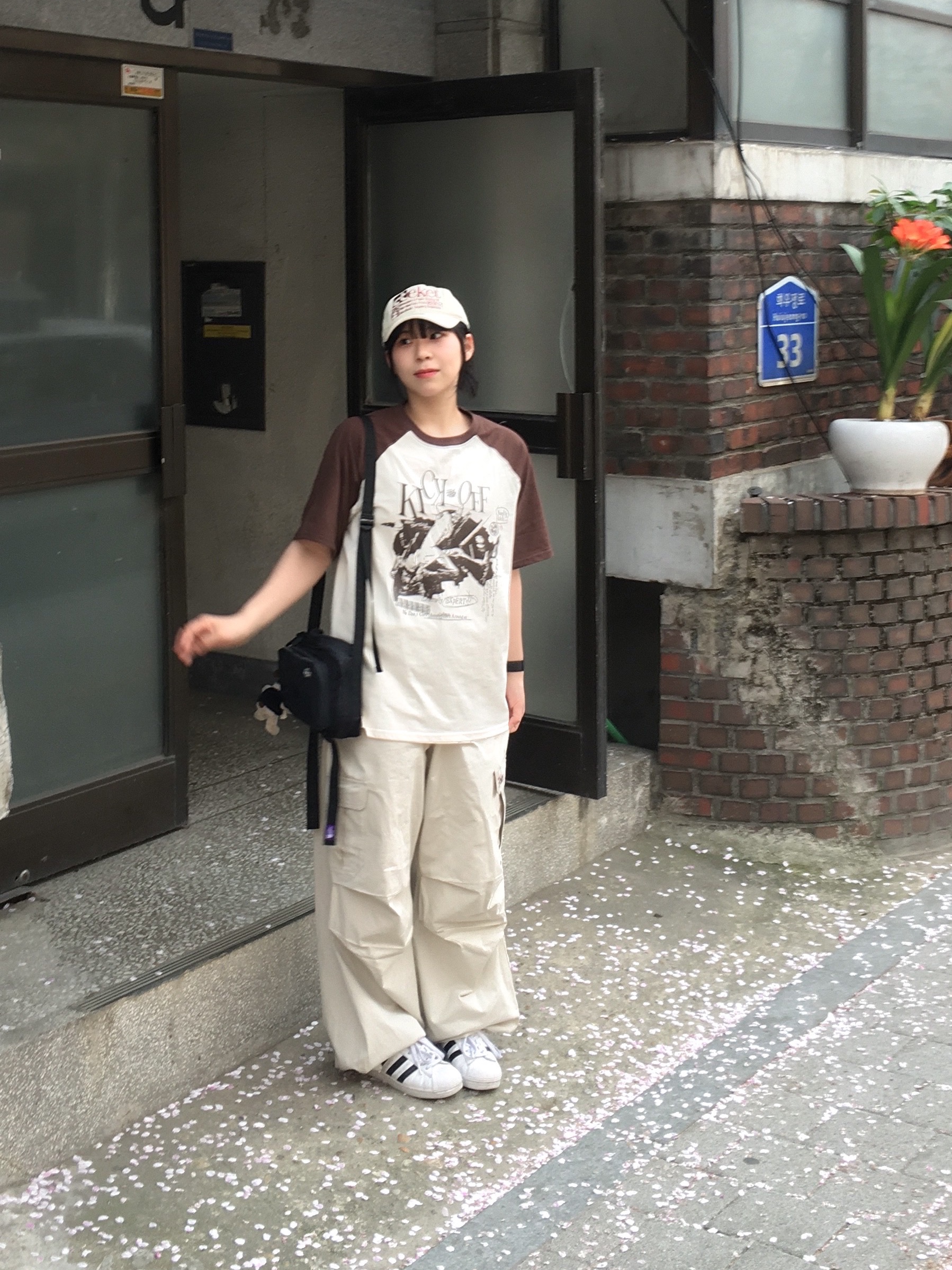 Teket Homework Pants Ivory, Adidas Superstar White Black 착용 스타일 - 2