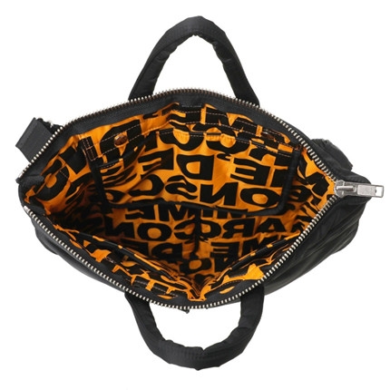 Porter x Comme des Garcons Tanker Helmet Bag S Black 착용 스타일 - 2