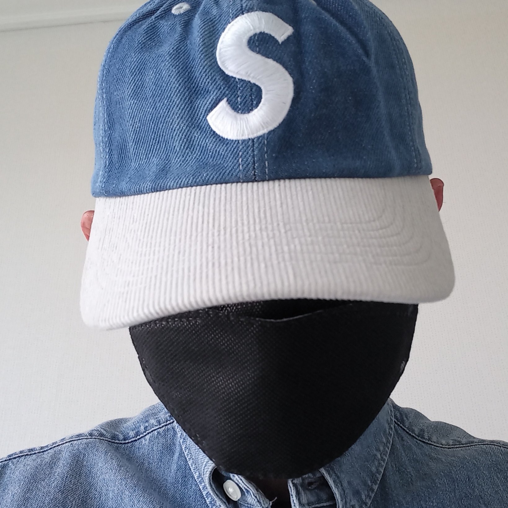 Supreme 2-Tone S Logo 6-Panel Washed Denim - 24SS, Supreme Small Box Shirt Denim - 23FW 착용 스타일 - 2