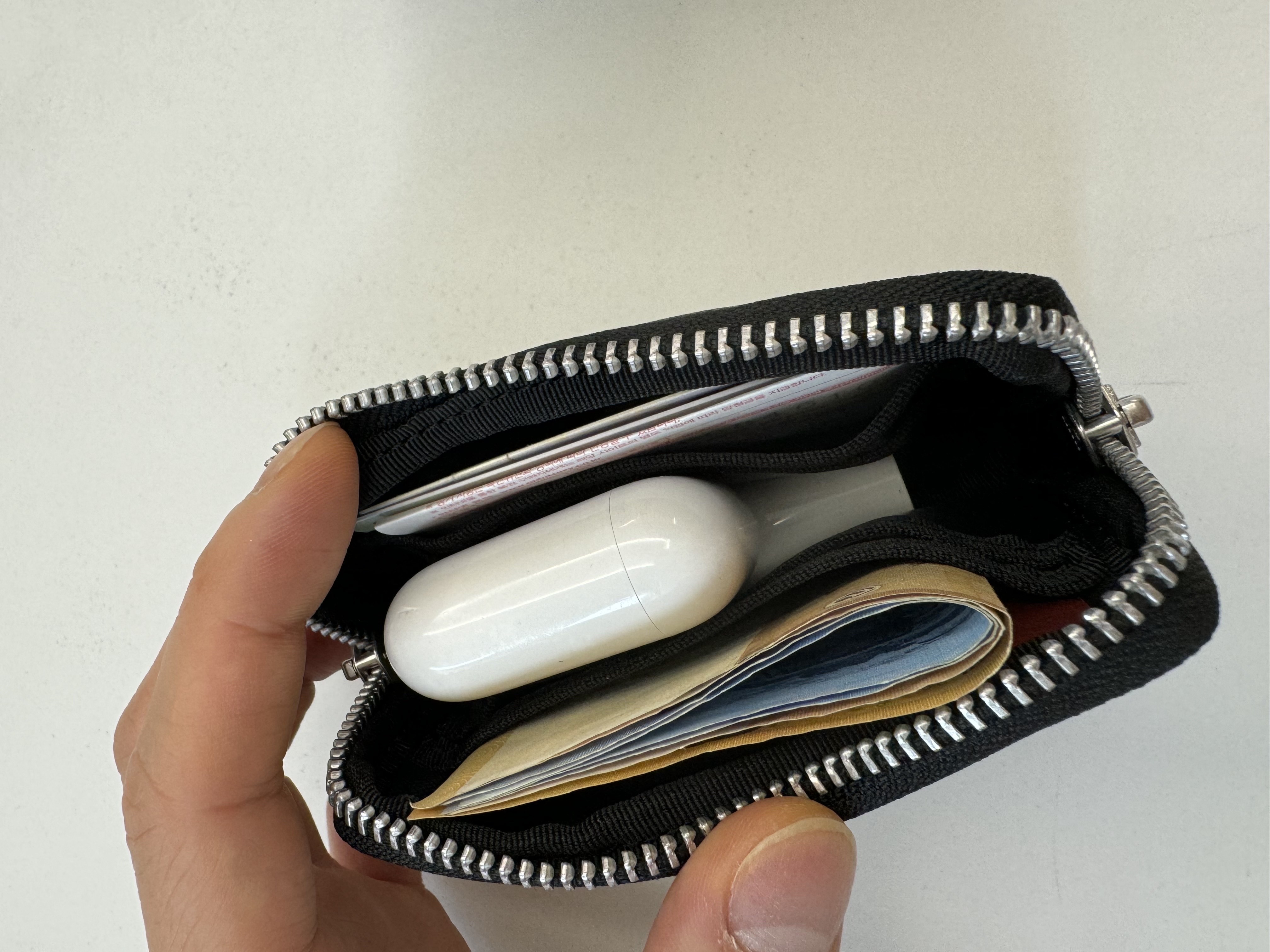 Porter Freestyle Multi Coin Case Black 착용 스타일 - 3