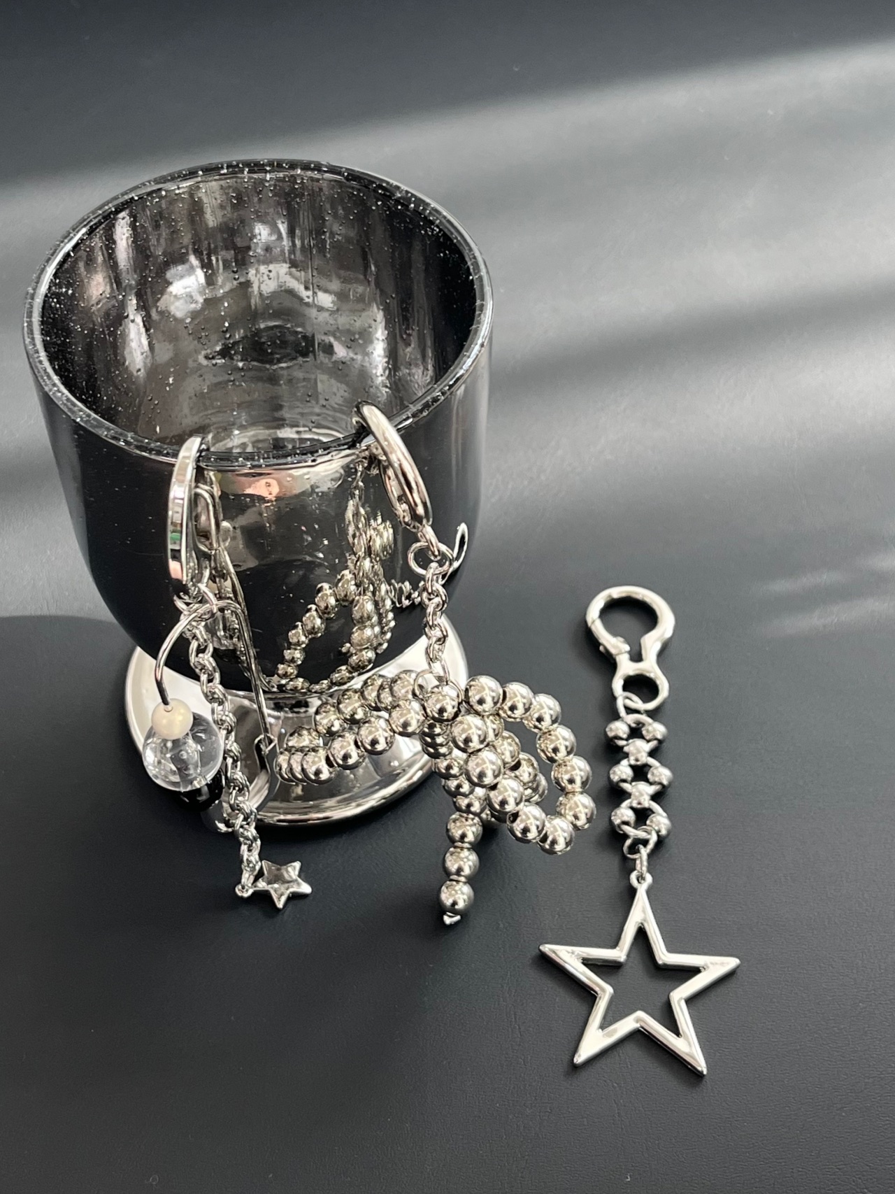 For Appeal Ribbon Beads Key Ring, For Appeal Pin Key Ring 착용 스타일