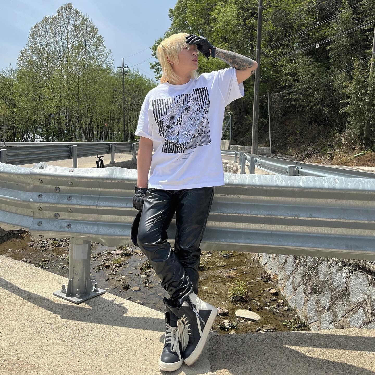 Rick Owens Geobasket Full Grain Calf Leather Strobe Sneakers Black Milk White 착용 스타일 - 1