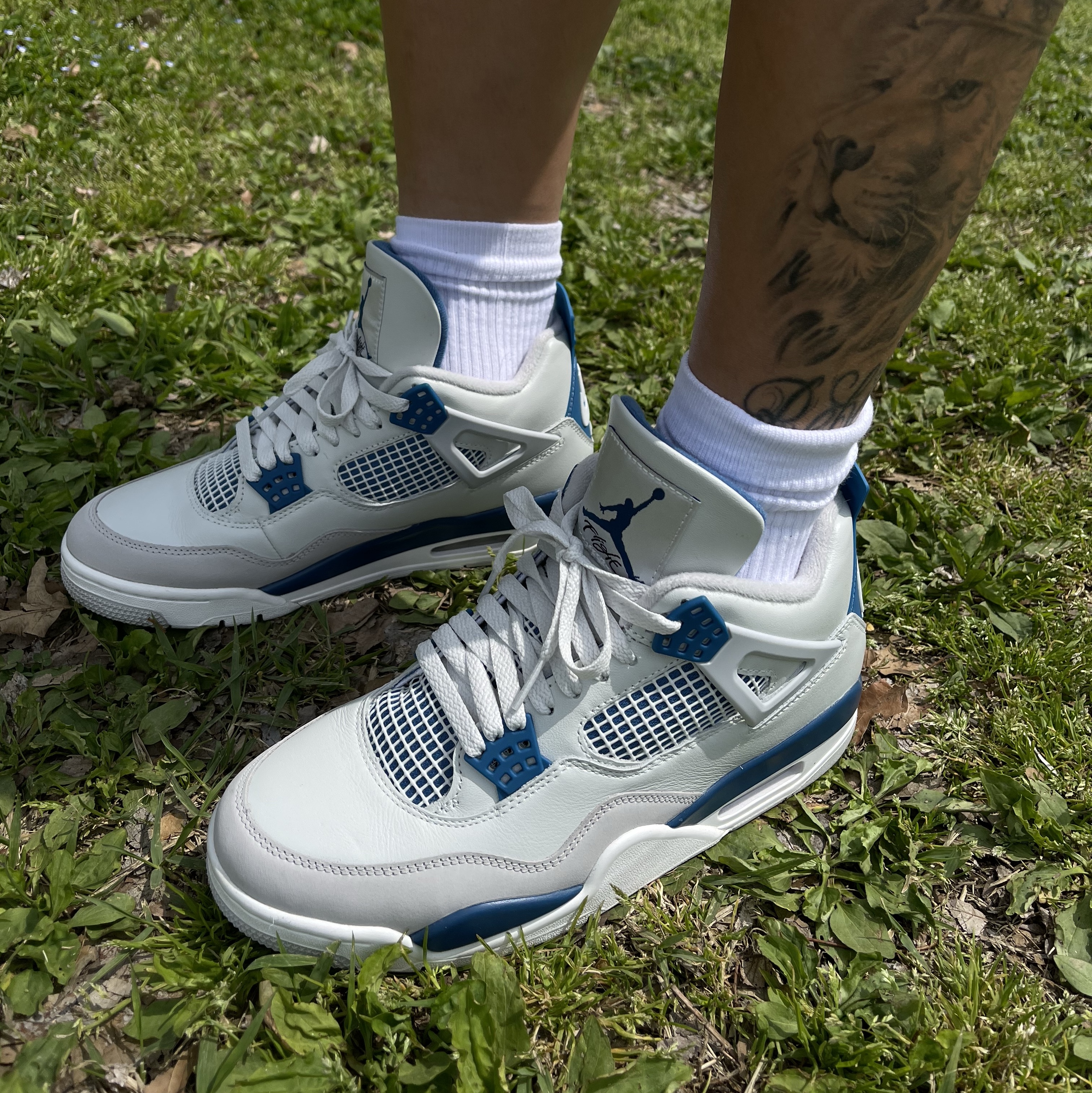 Jordan 4 Retro Industrial Blue 착용 스타일
