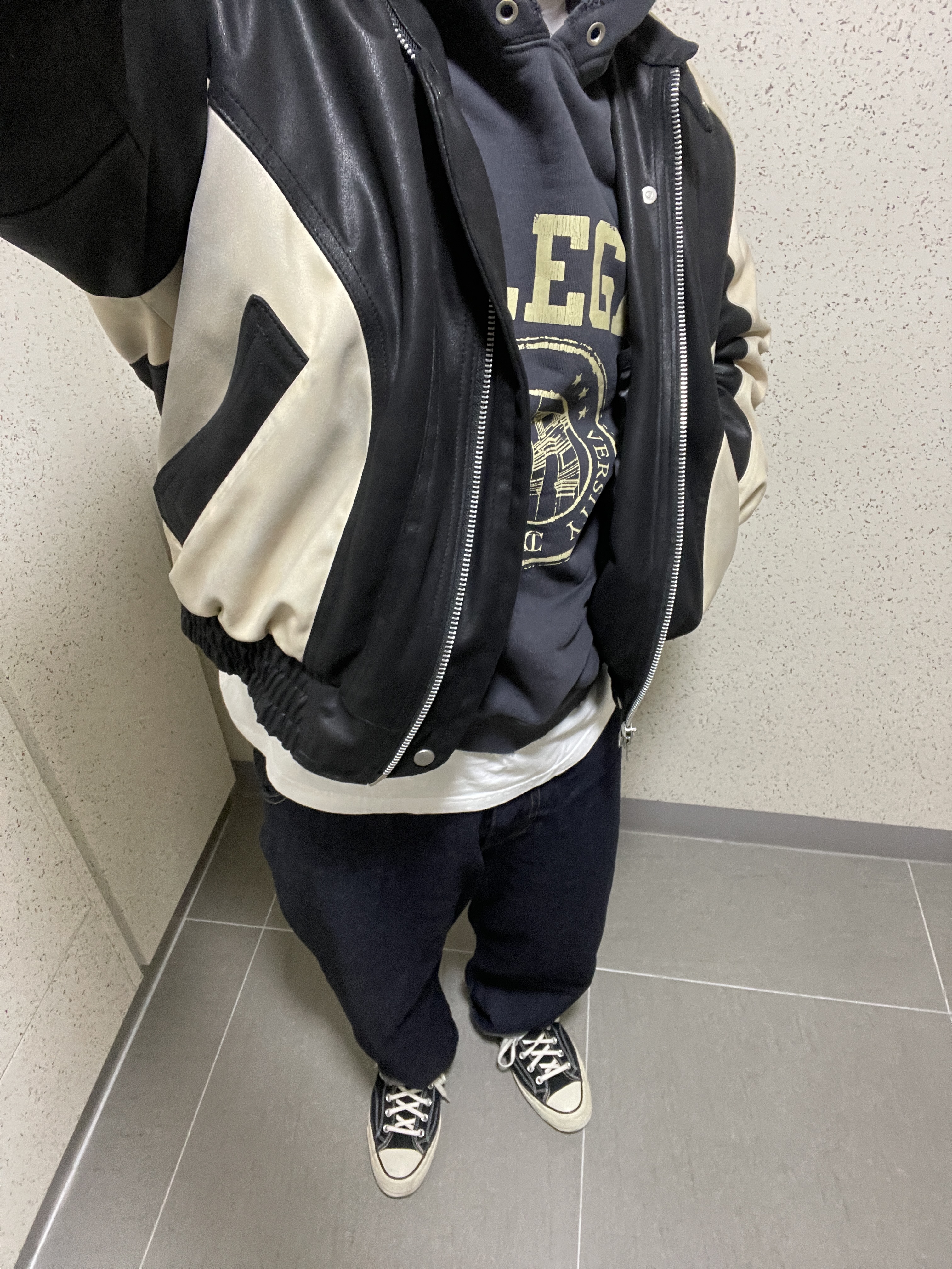 Converse Chuck 70 Hi Black 착용 스타일 - 1