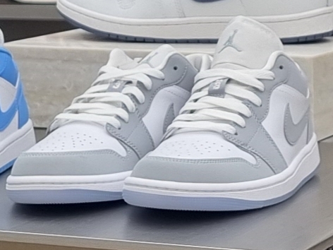 (W) Jordan 1 Low White Wolf Grey 착용 스타일