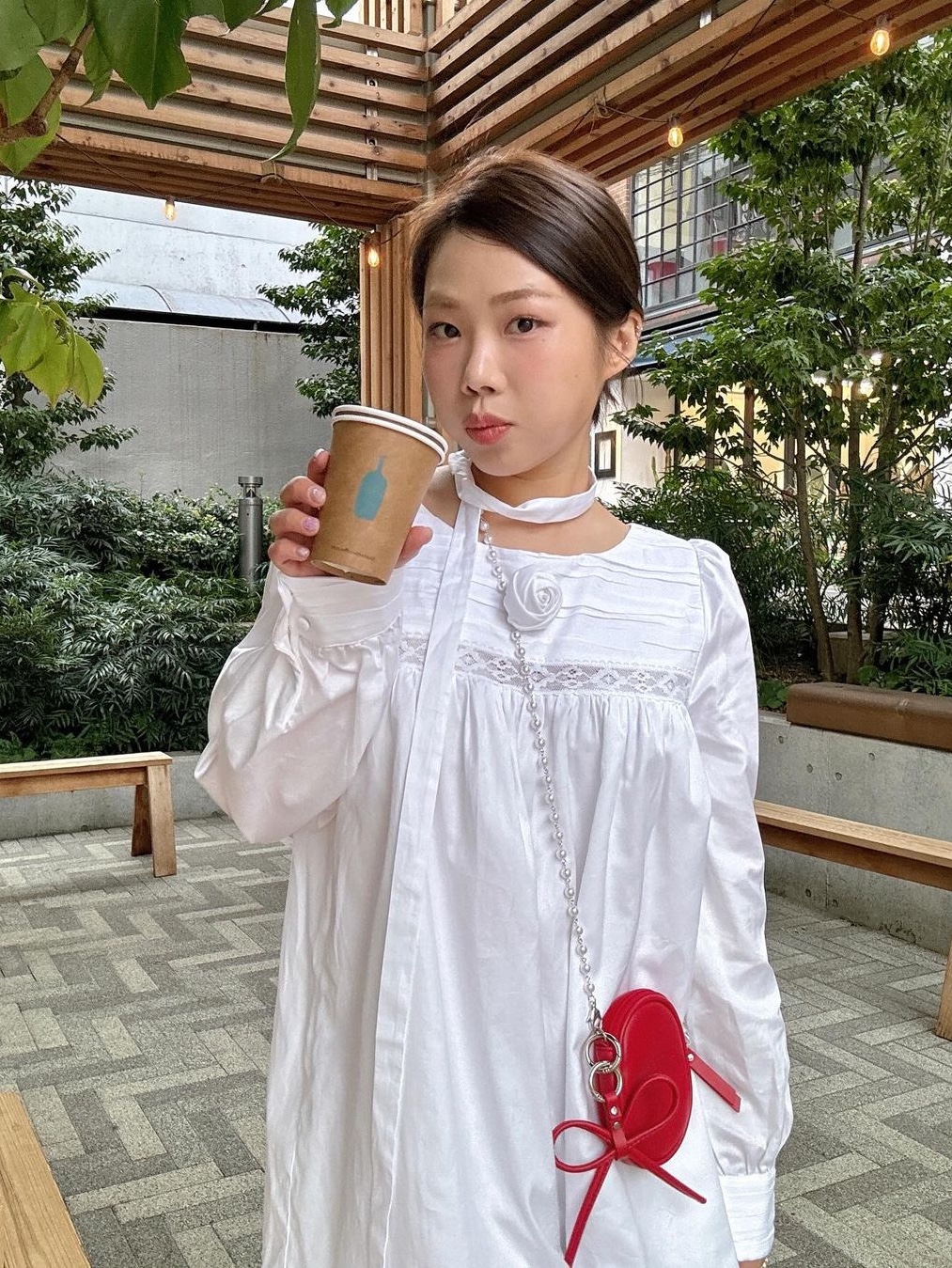 Margarin Fingers Rosy Scarf One Piece White 착용 스타일