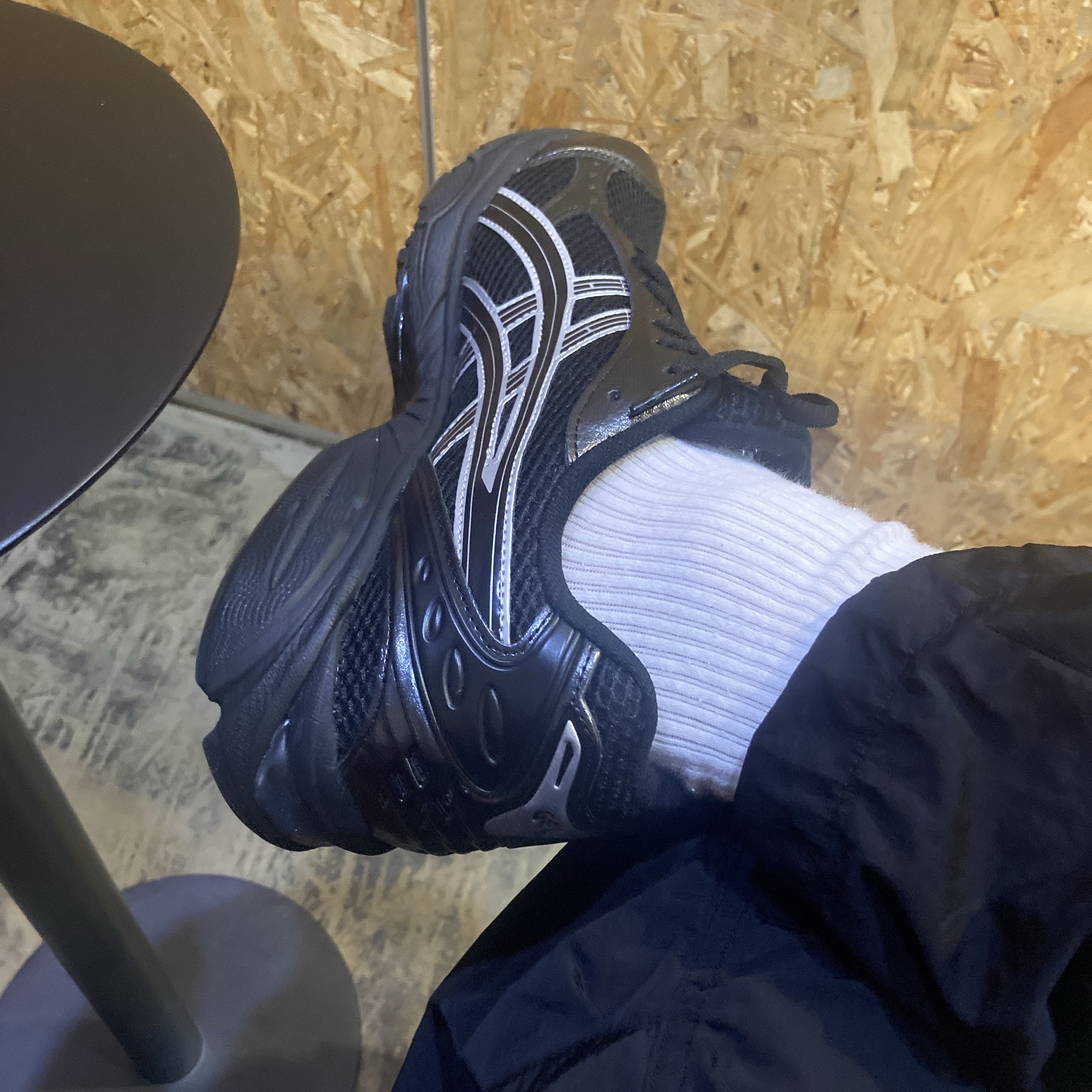 Asics Gel-Kayano 14 Black Pure Silver 착용 스타일