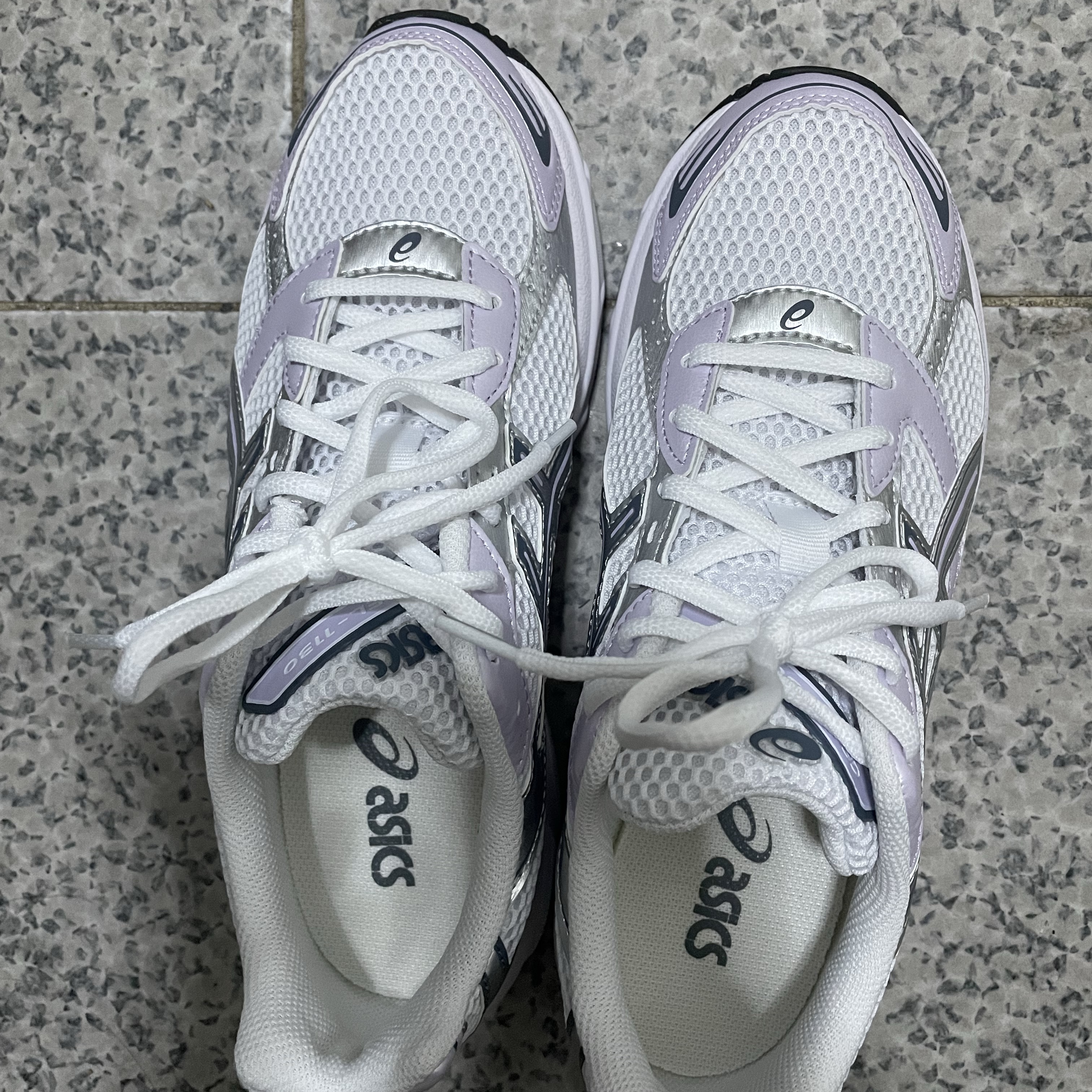 (W) Asics Gel-1130 White Faded Ash Rock 착용 스타일 - 1