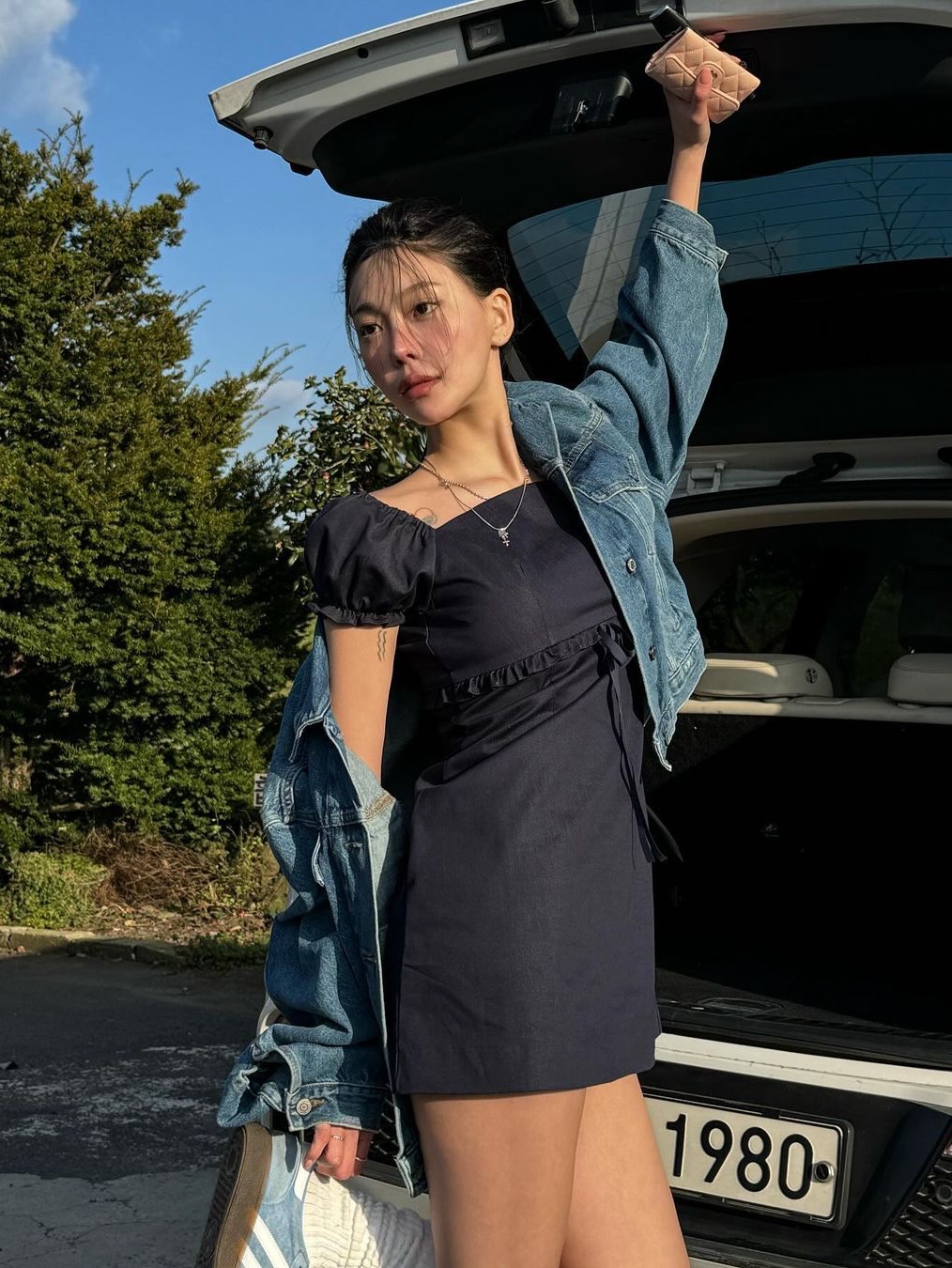 Margarin Fingers Petit Denim One Piece Dark Indigo 착용 스타일
