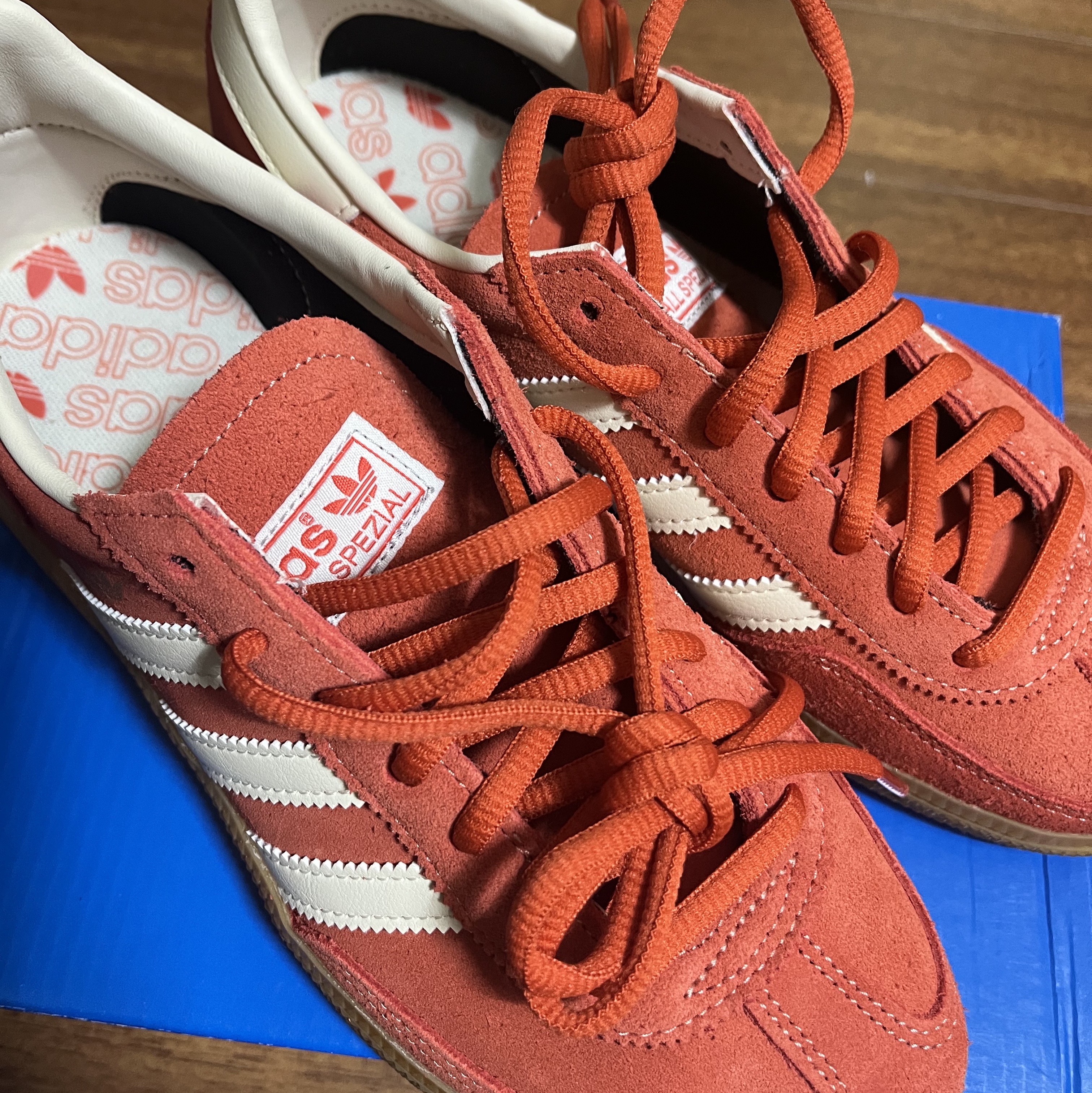 Adidas Spezial Handball Preloved Red Gum 착용 스타일