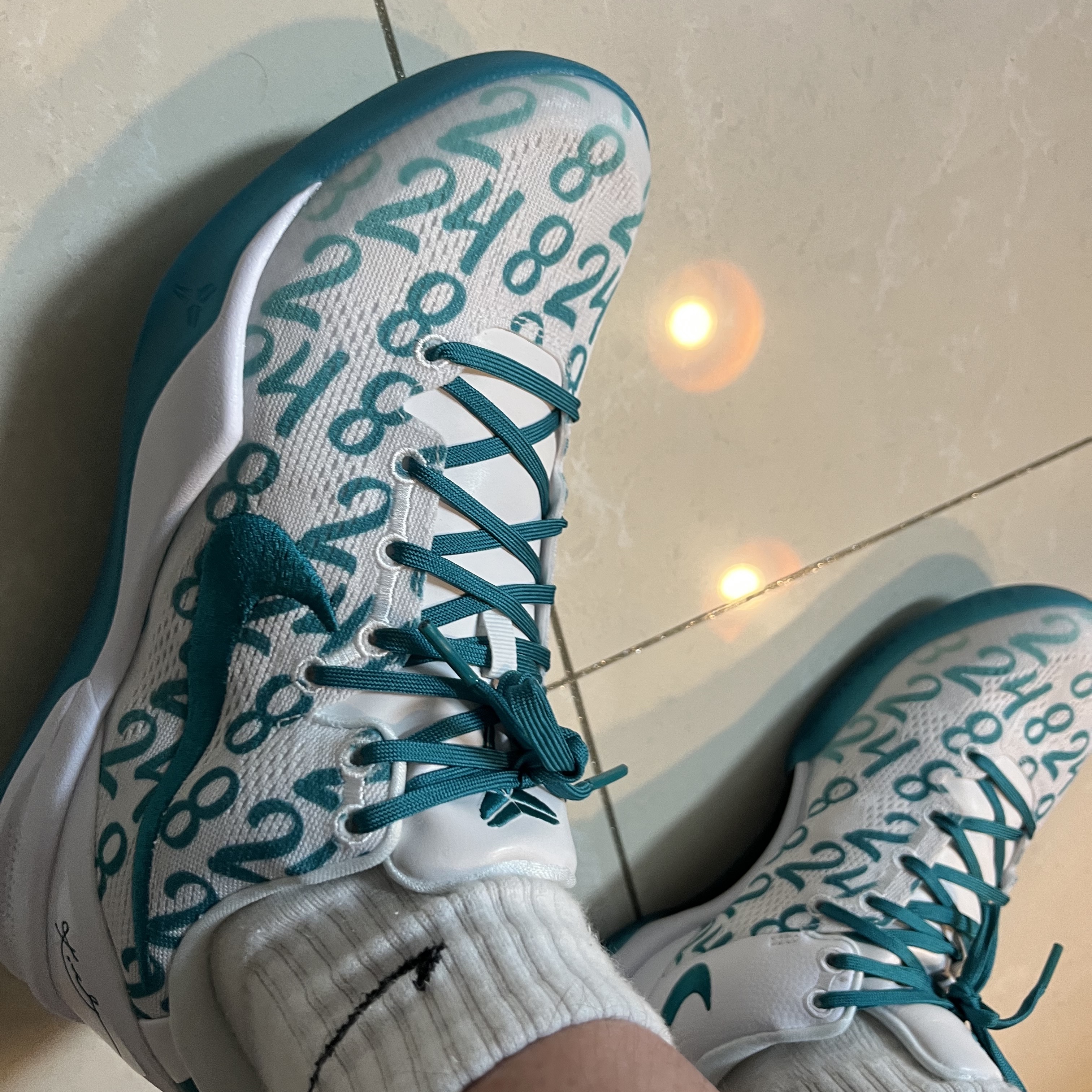 Nike Kobe 8 Protro Aqua 착용 스타일