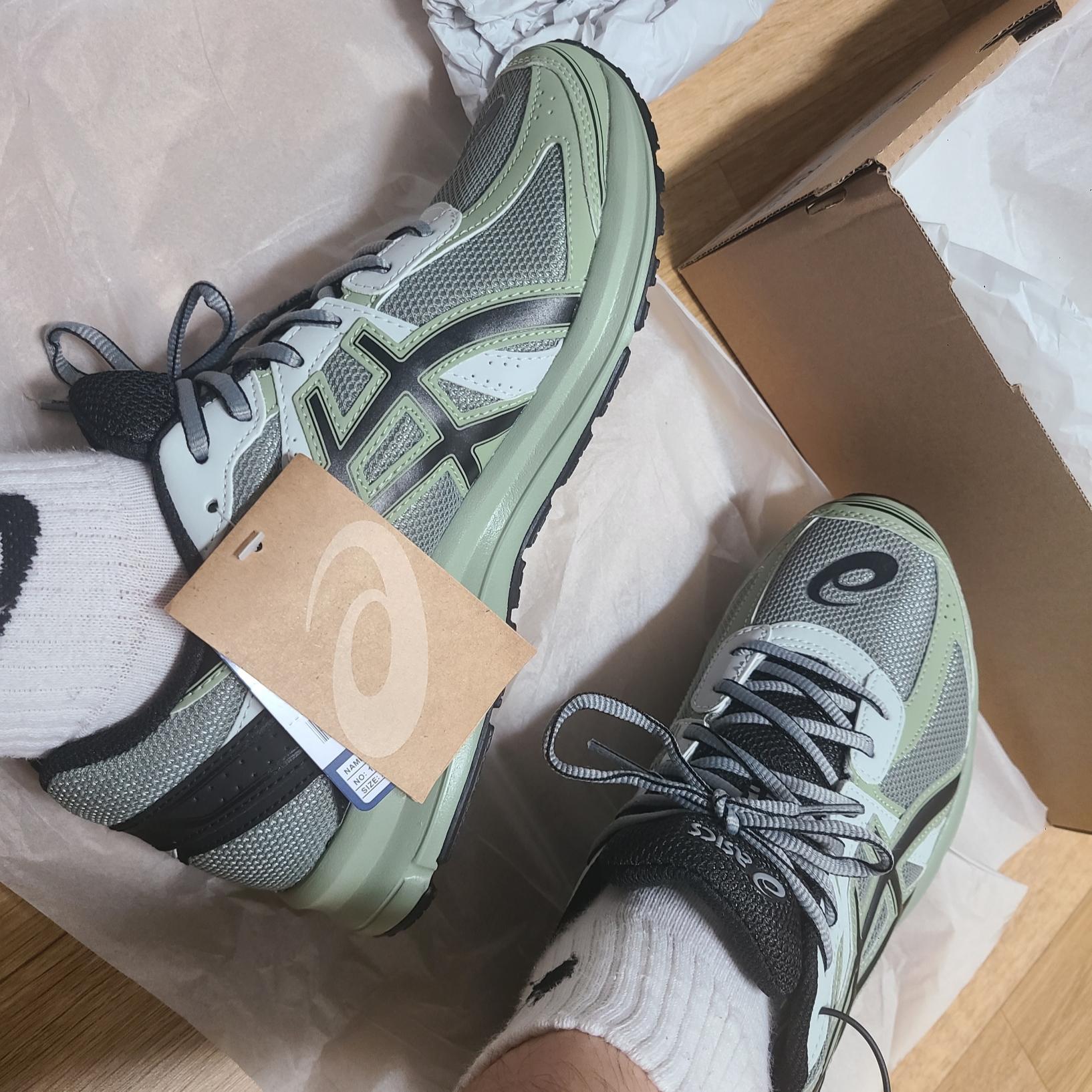 Asics Jog 100 S Sheet Rock - 2E Wide 착용 스타일