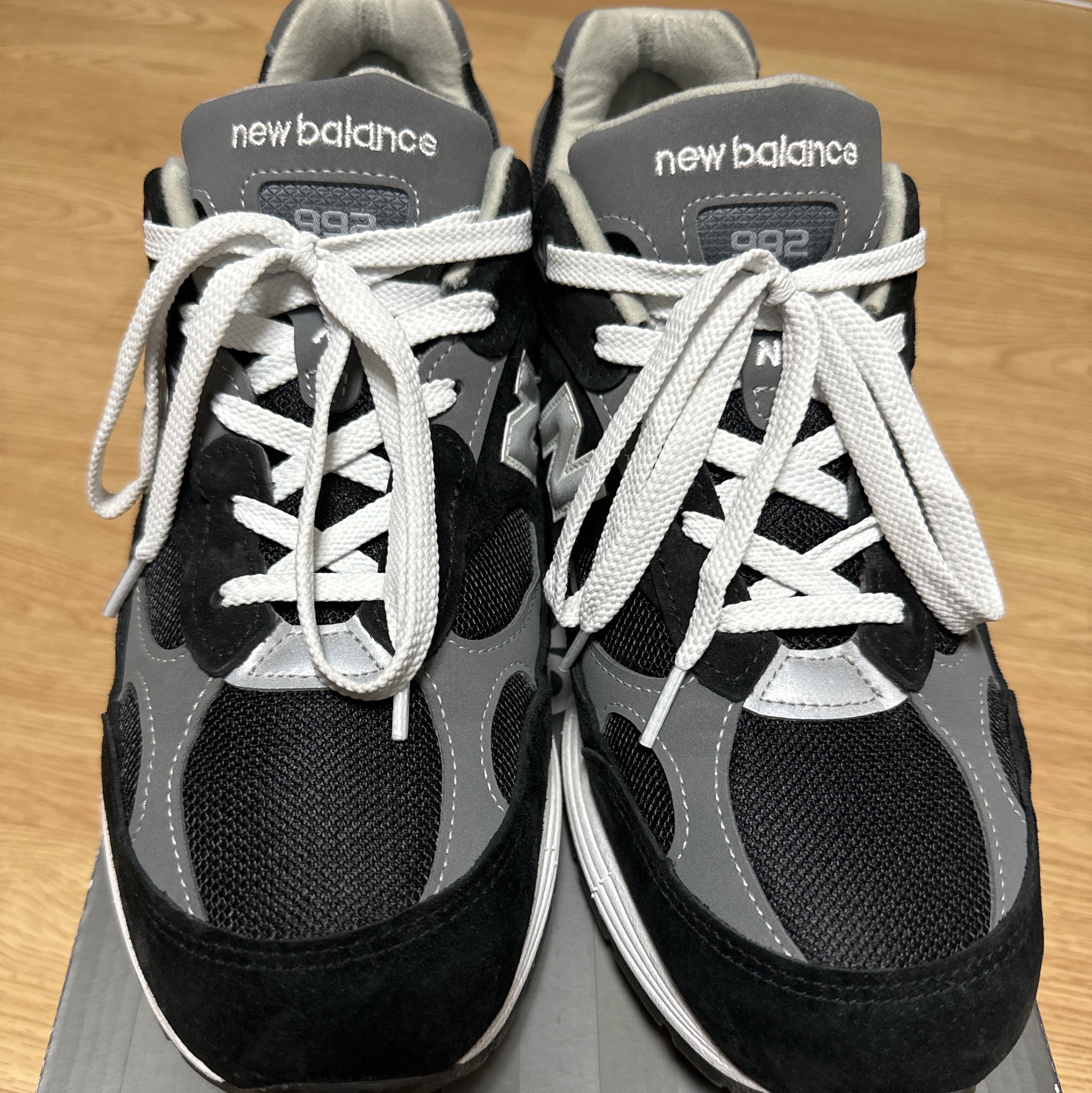 New Balance 992 Made in USA Black Grey 착용 스타일