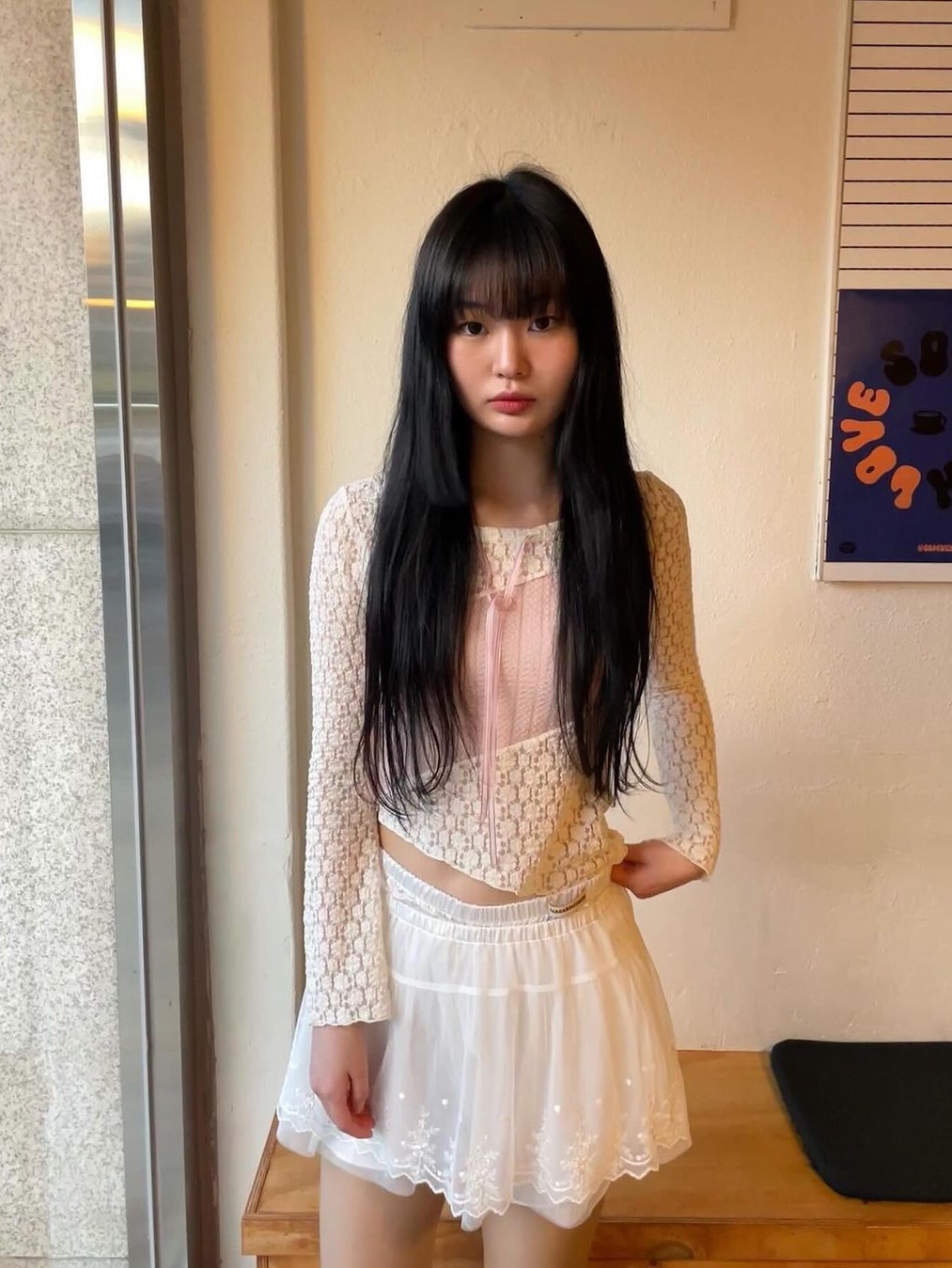 Margarin Fingers Lace Patchwork T Shirt Cream, Margarin Fingers Lace Tutu Skirt Pants White 착용 스타일